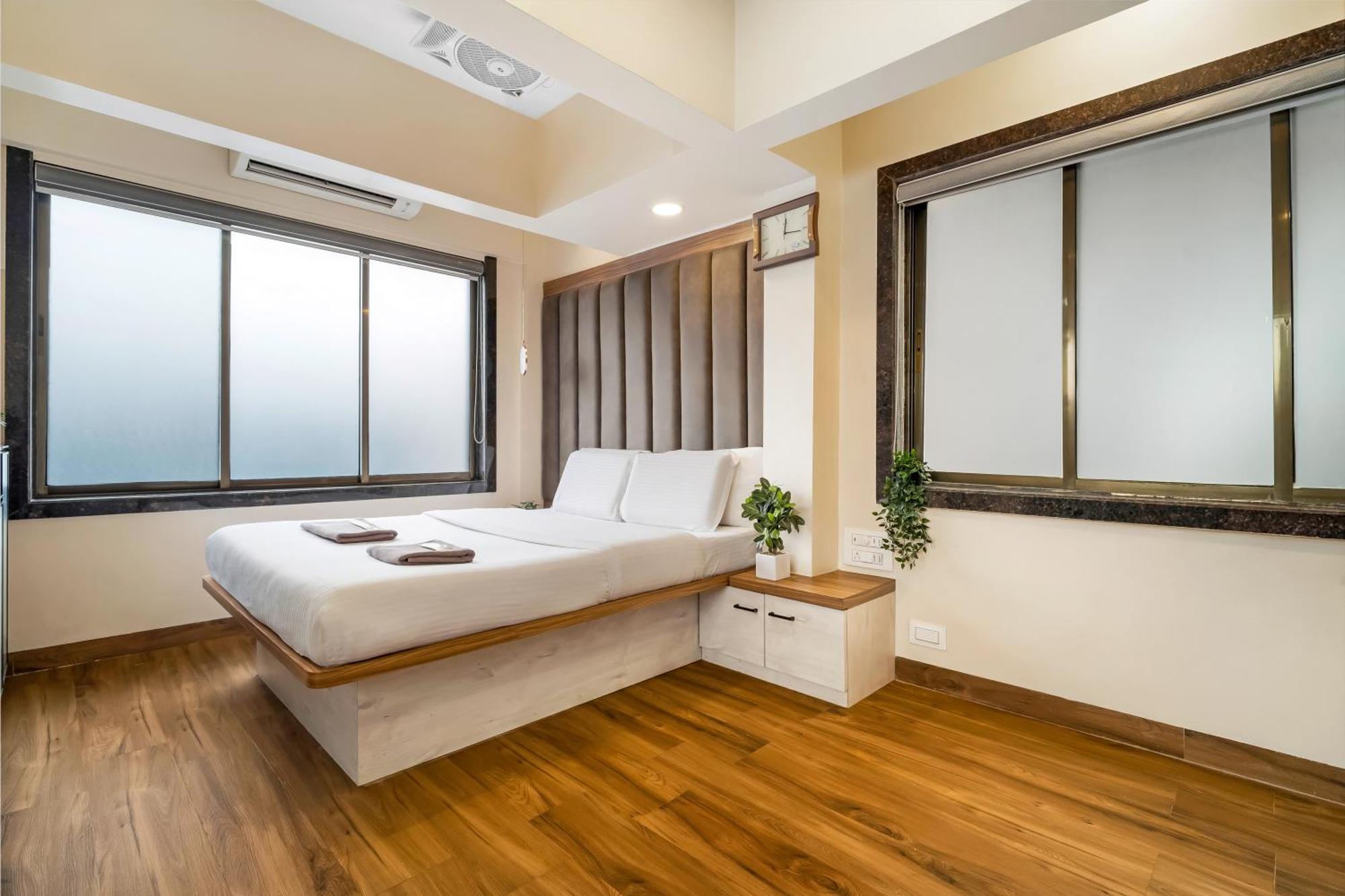 Apartment Imperial Premium Khar W Mumbai