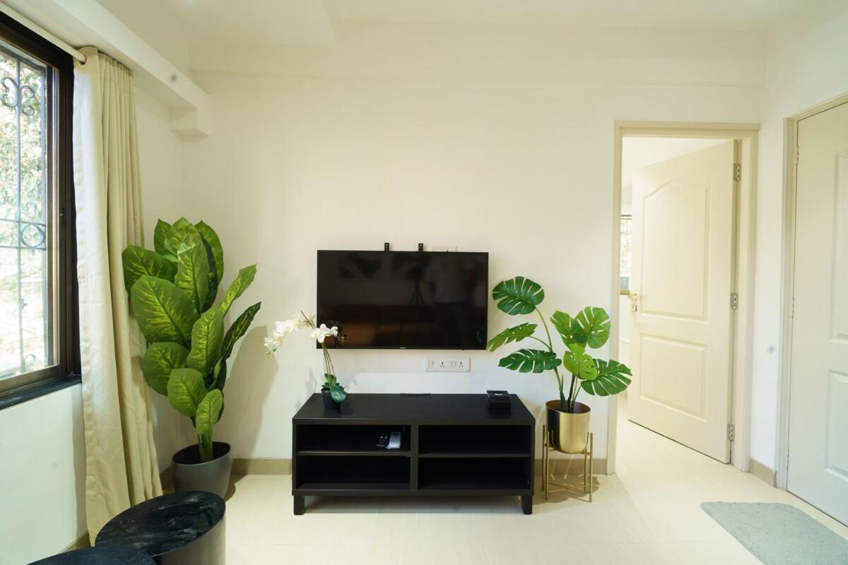 Apartment Aura 2bhk Bandra W By The Company