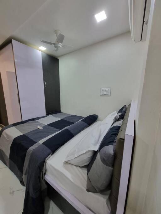 Pluto - 1bhk - Carter Road Apartment