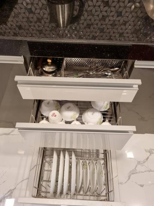 Apartment Pluto - 1bhk - Carter Road