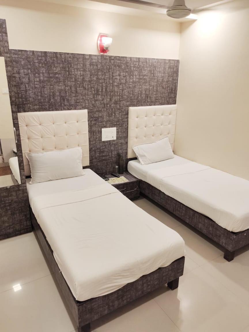 Hotel Golden Park Near Nesco Mumbai