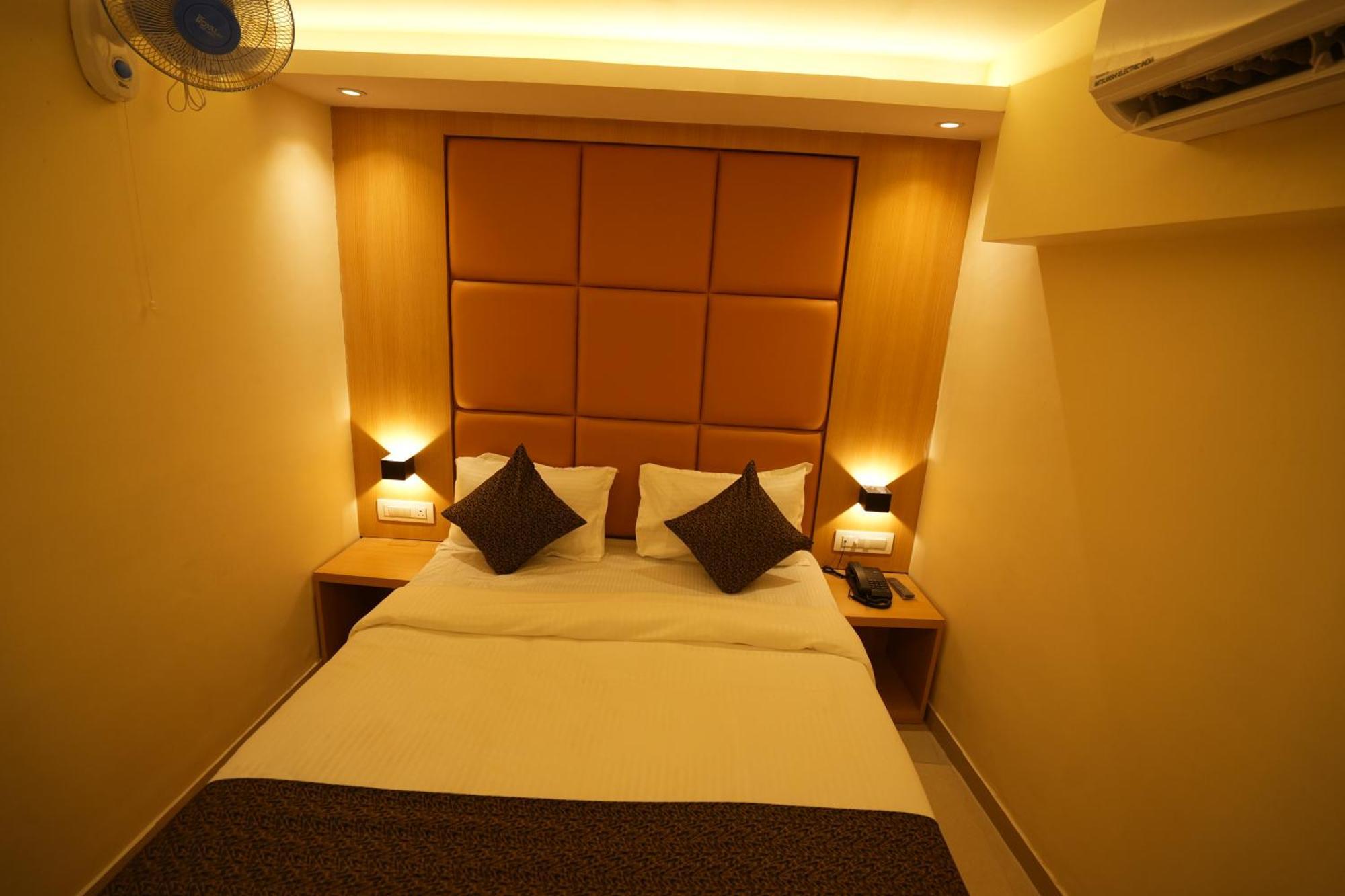 Hotel Boston Mumbai