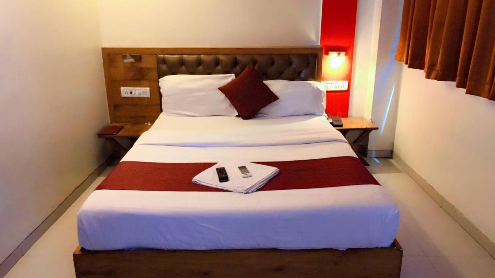 Hotel Grandeur-near International Airport