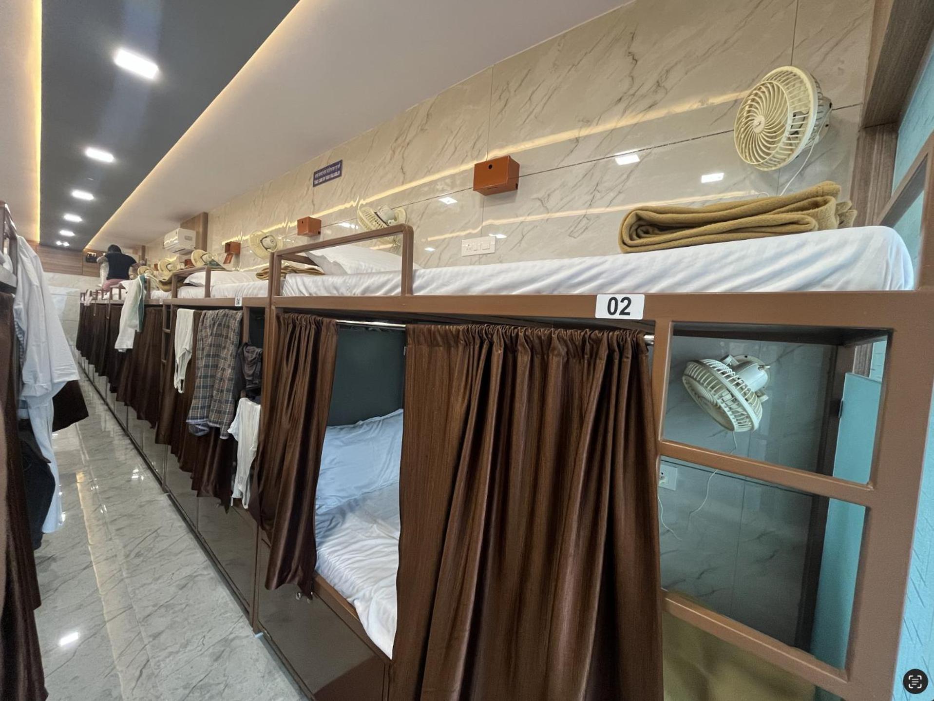 Apex Andheri - Near Airport And Marol Metro Station Apartment *
