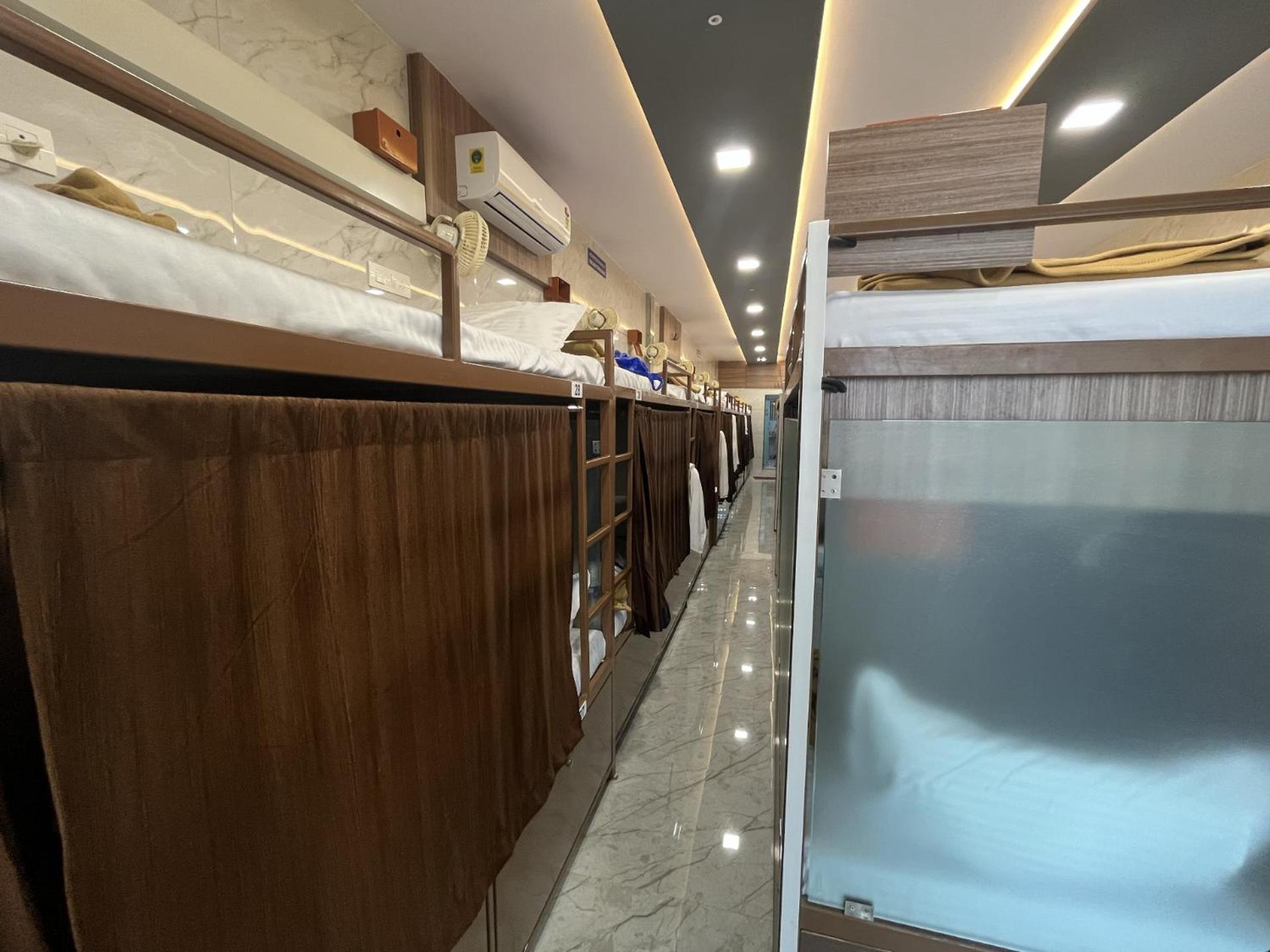 Apex Andheri - Near Airport And Marol Metro Station Apartment *