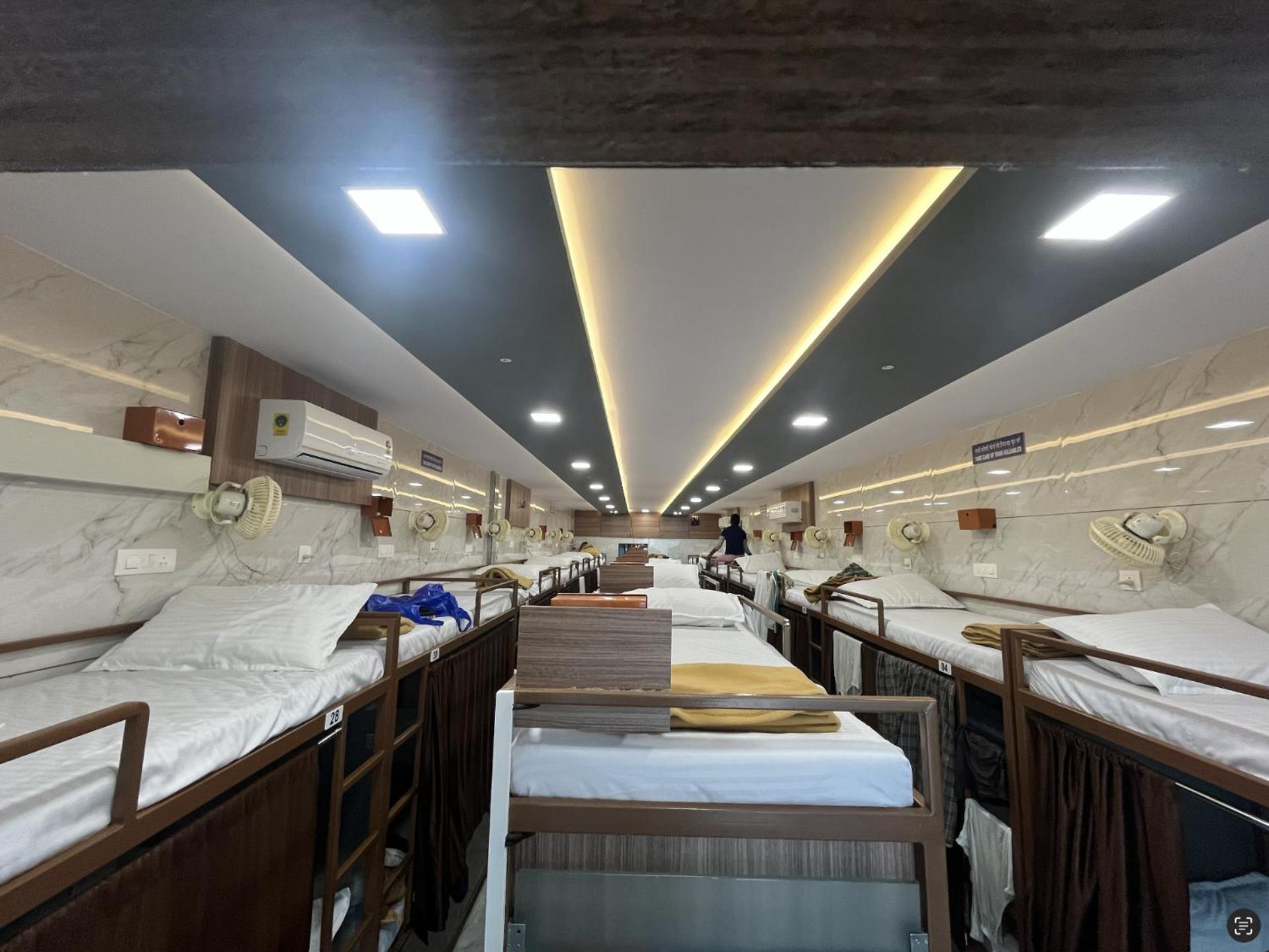 Apex Andheri - Near Airport And Marol Metro Station Apartment