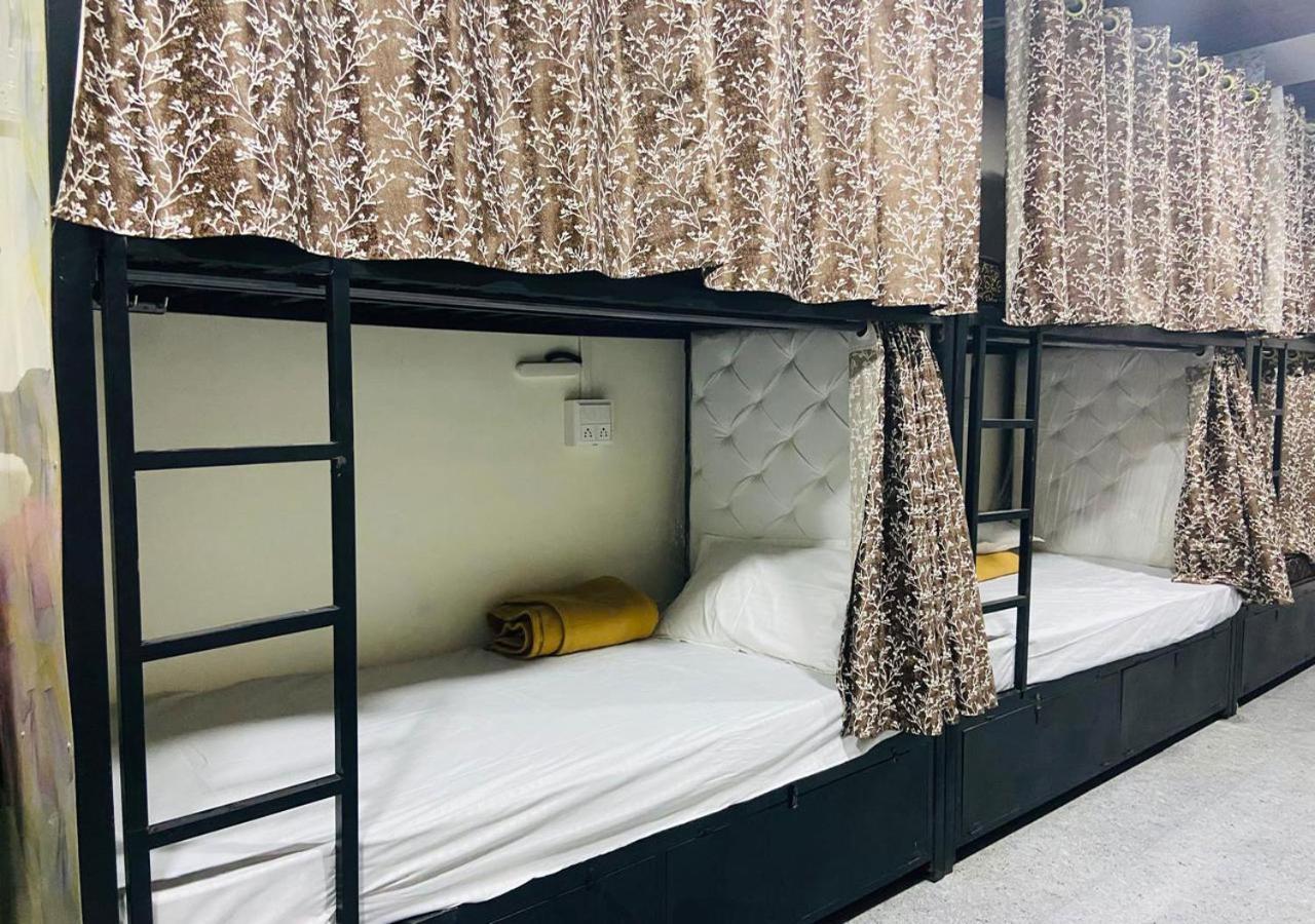 Hotel cápsula Jai Shree Shyam *