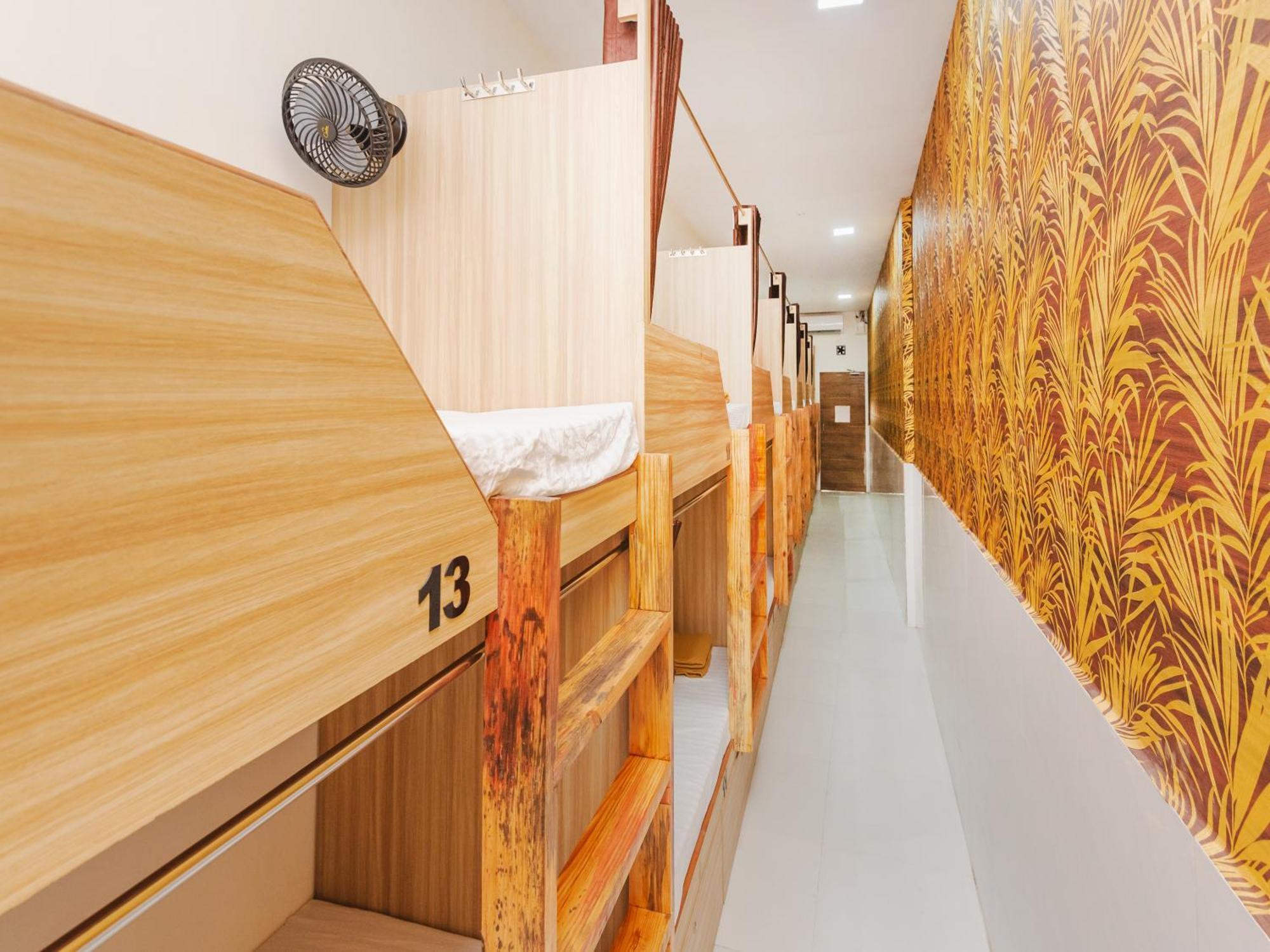 Sahara Stay-near Nesco Exhibition Centre Capsule hotel Mumbai