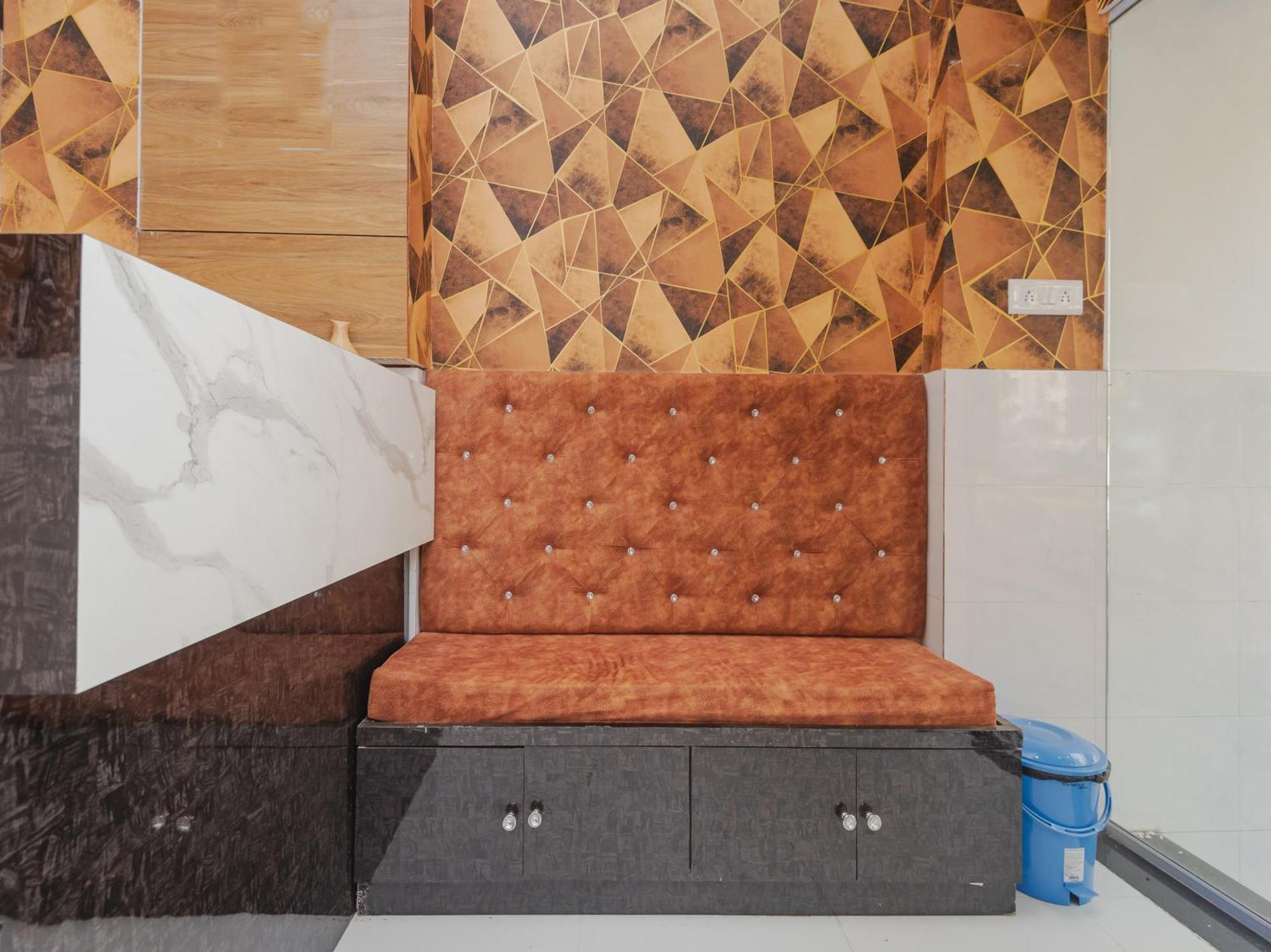 Sahara Stay-near Nesco Exhibition Centre Capsule hotel Mumbai
