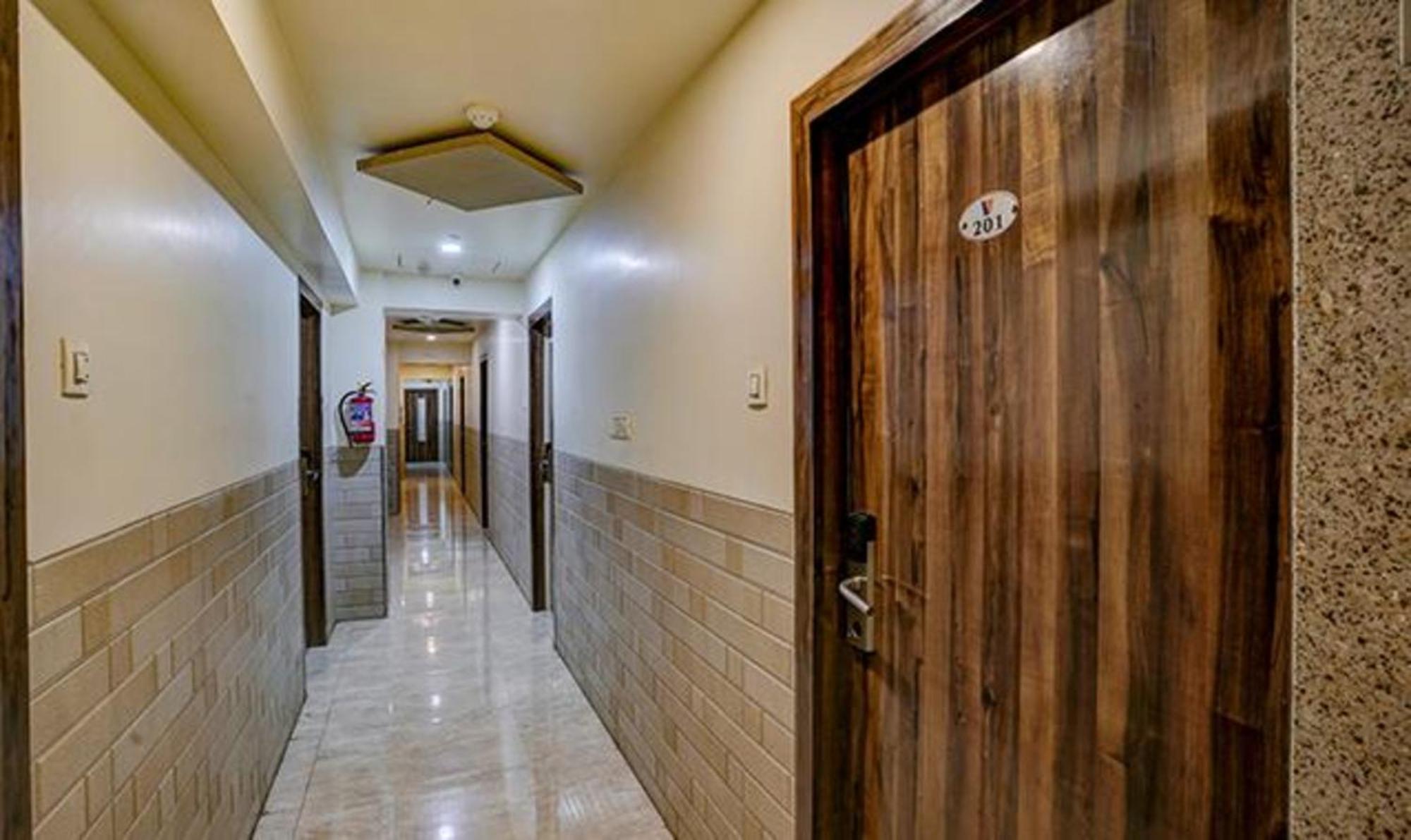 Fabexpress Veera Residency Hotel 3*