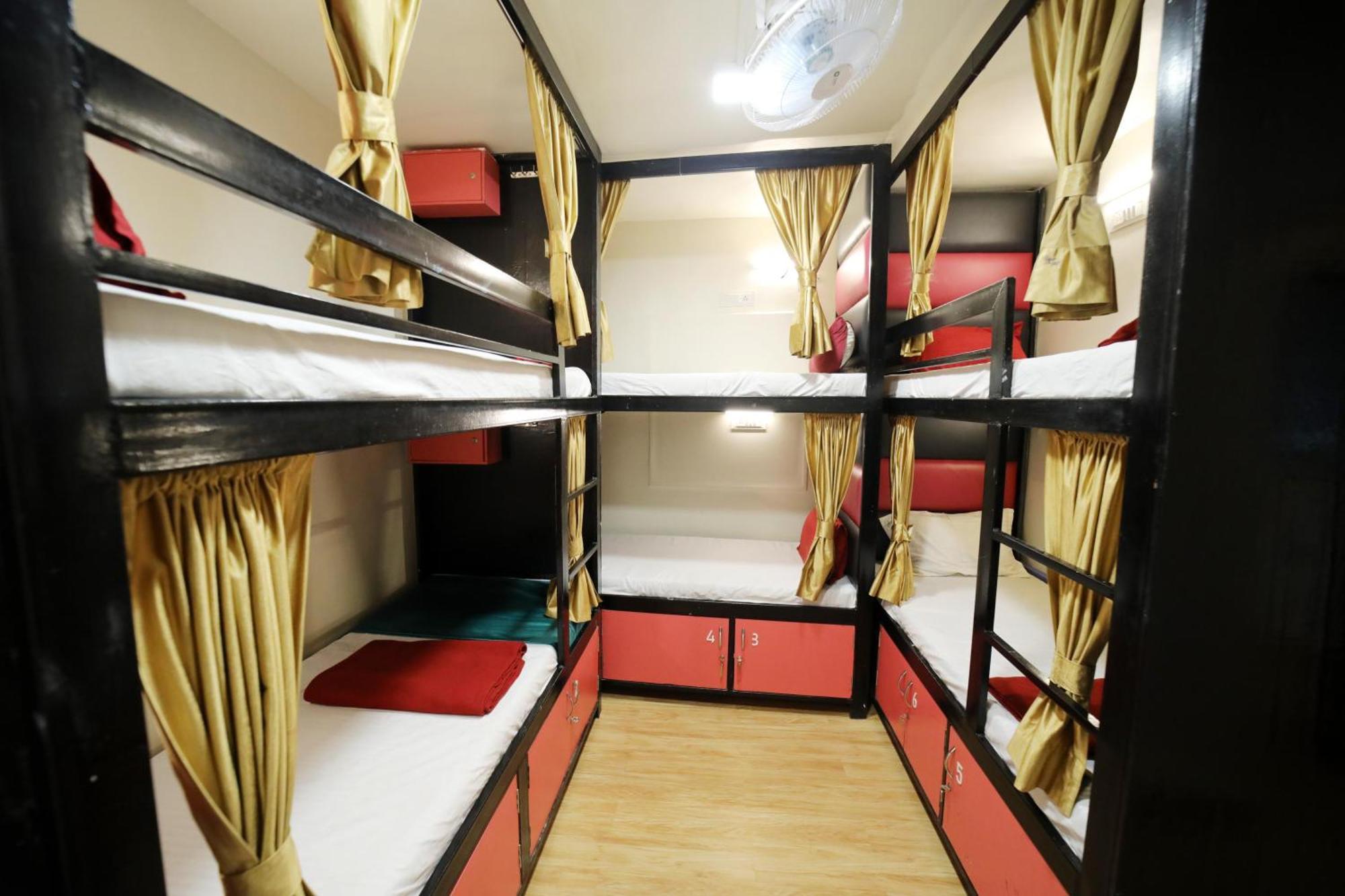 Hostel Zocial Hubz *