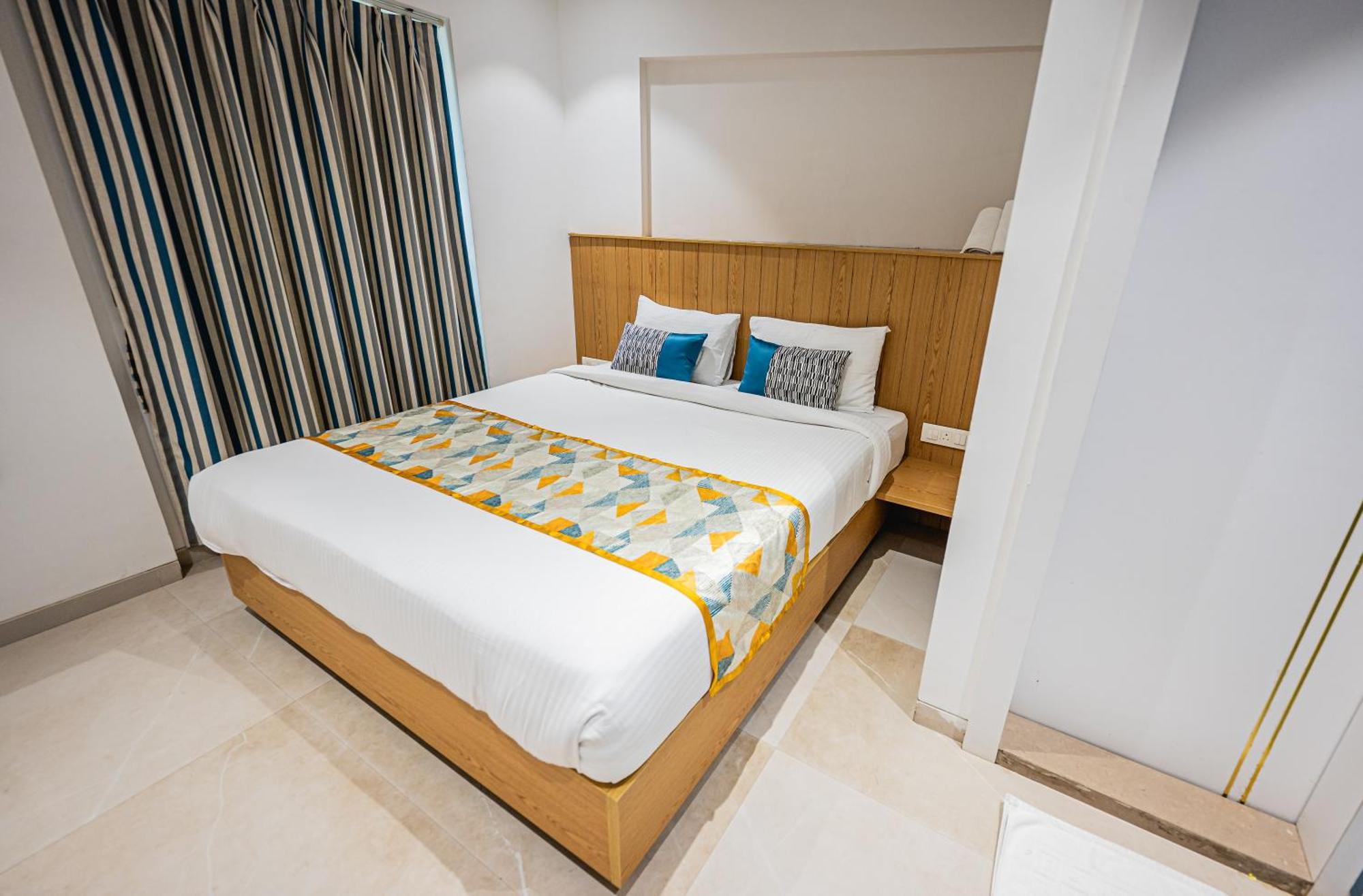 Indie Studios, Chembur Hotel 3*