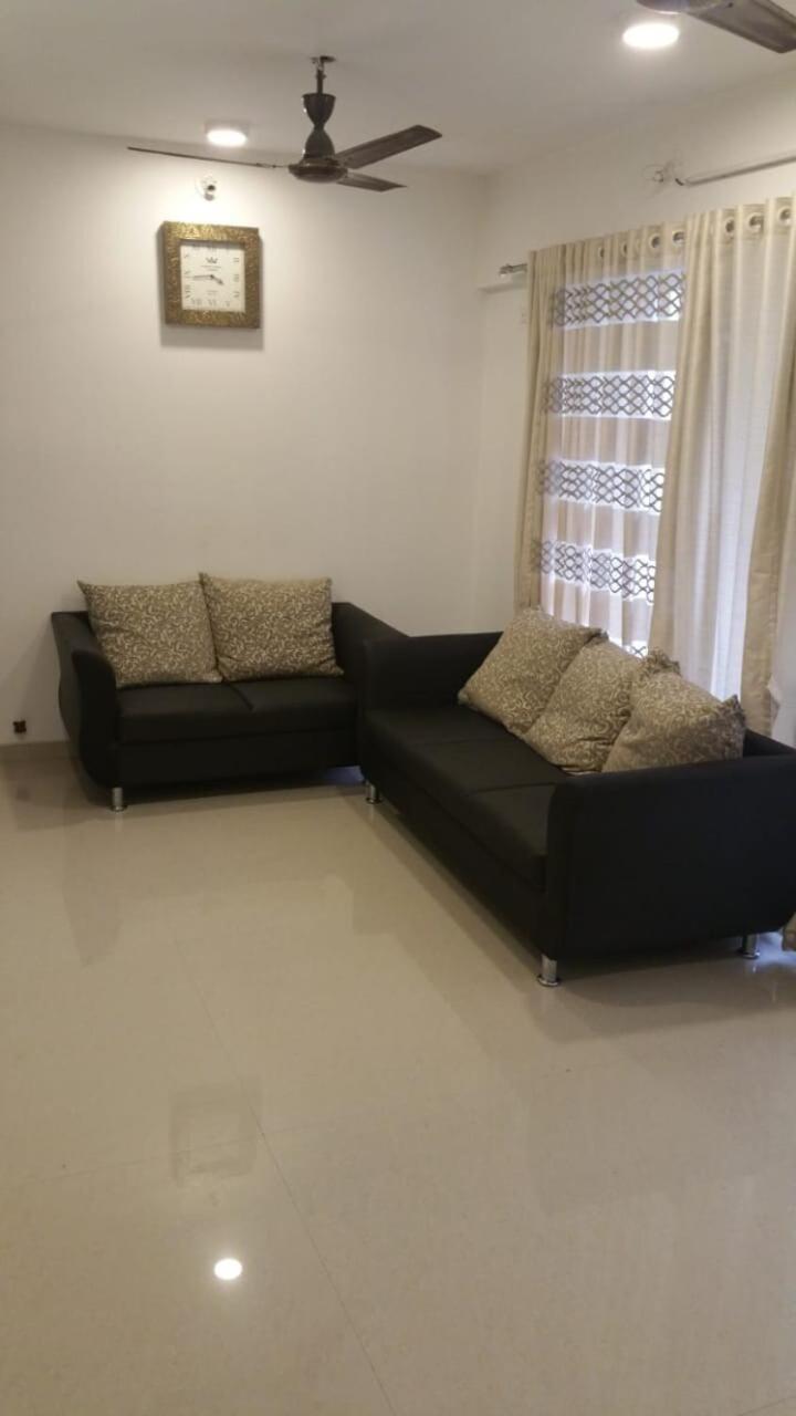 Spacious In Andheri Apartamento Bombaim