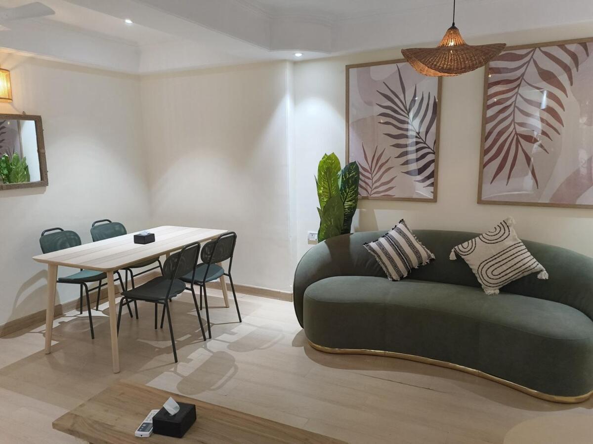 Stella 3bhk Khar W By The Company