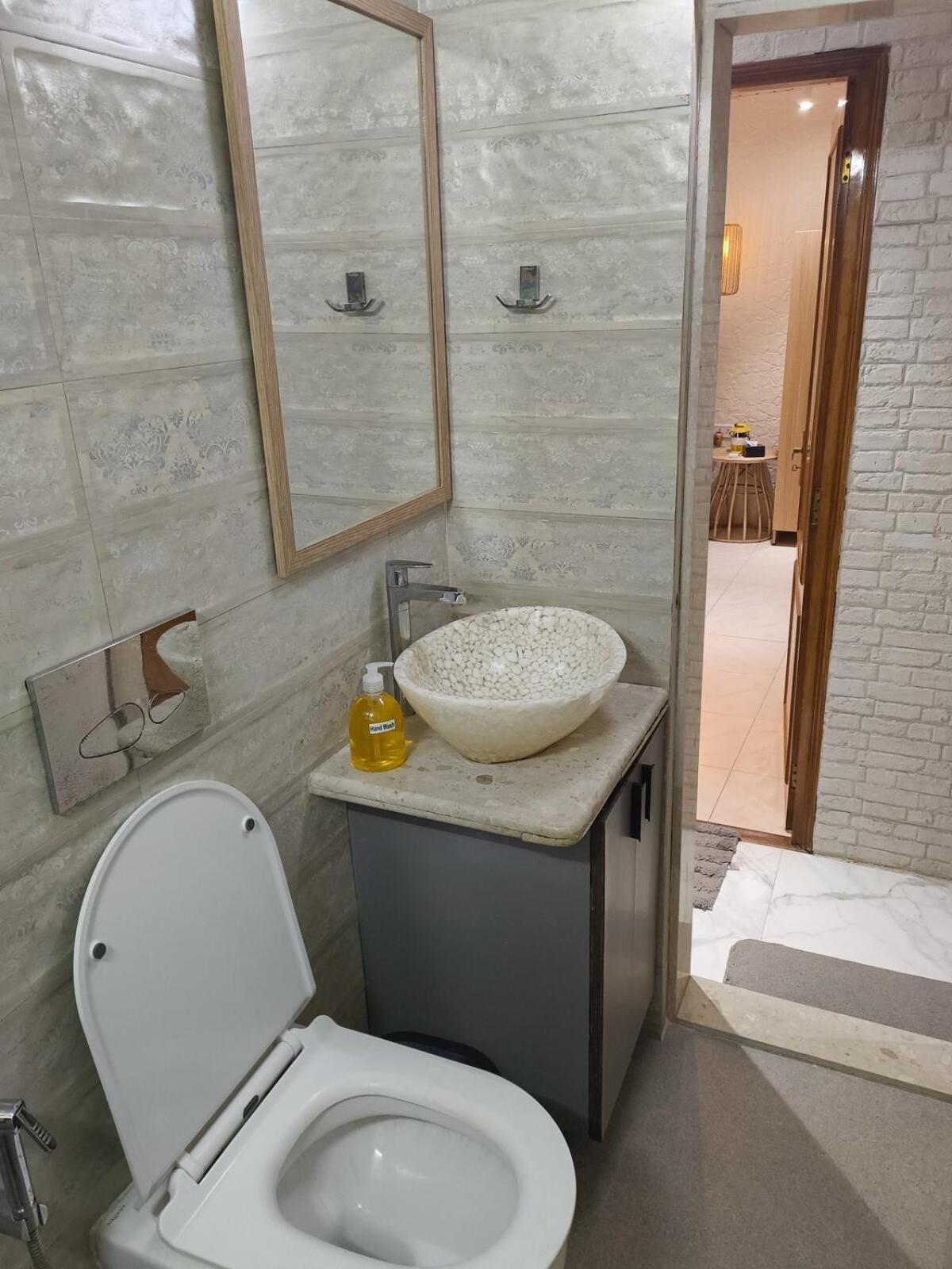 Stella 3bhk Khar W By The Company Apartment *