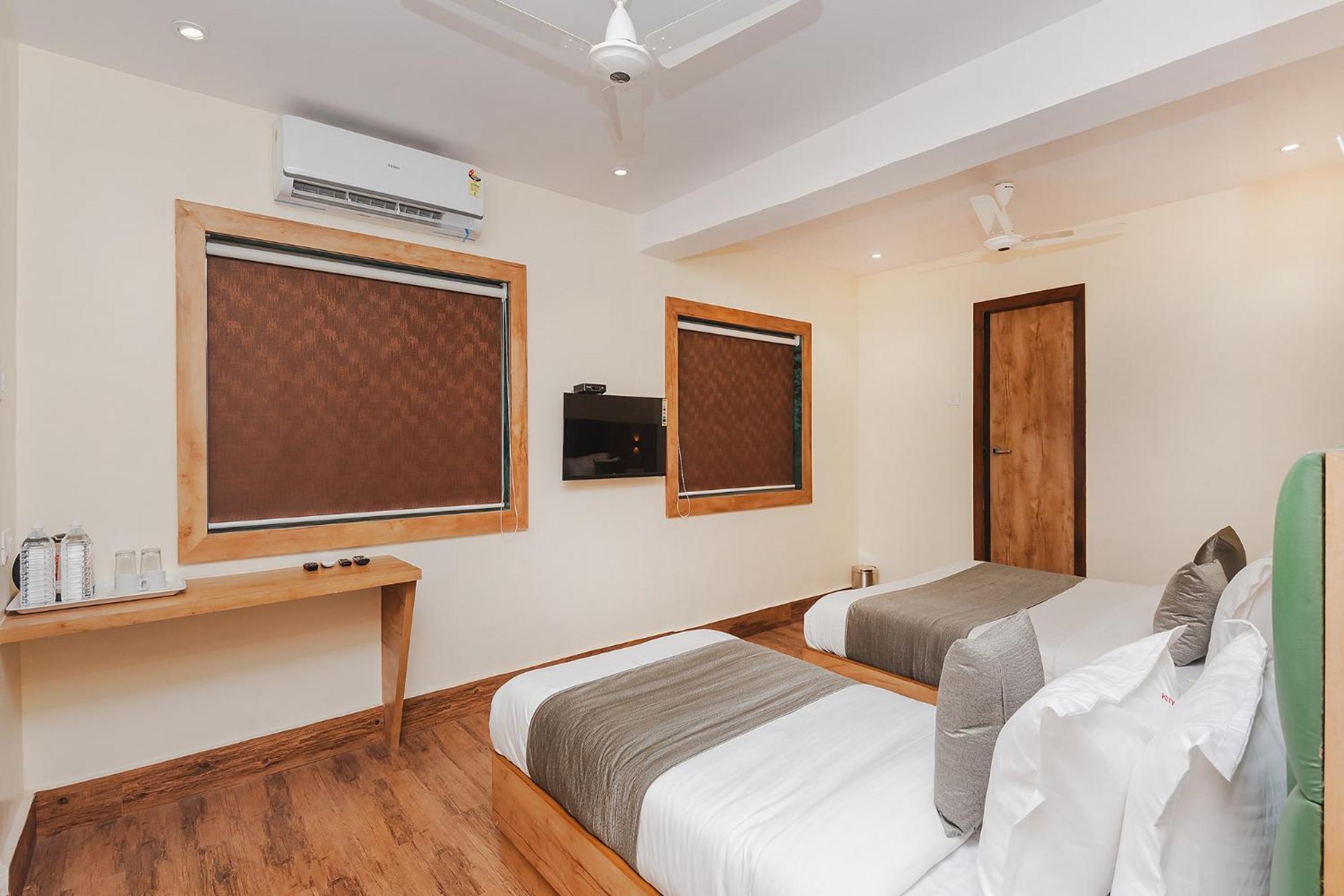Fabhotel Airport Palace - Nr International Airport Hotel
