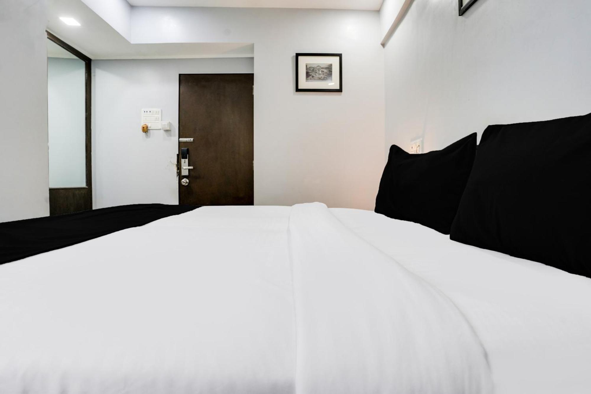 Super Collection O Andheri Near Airport Formerly We 4*