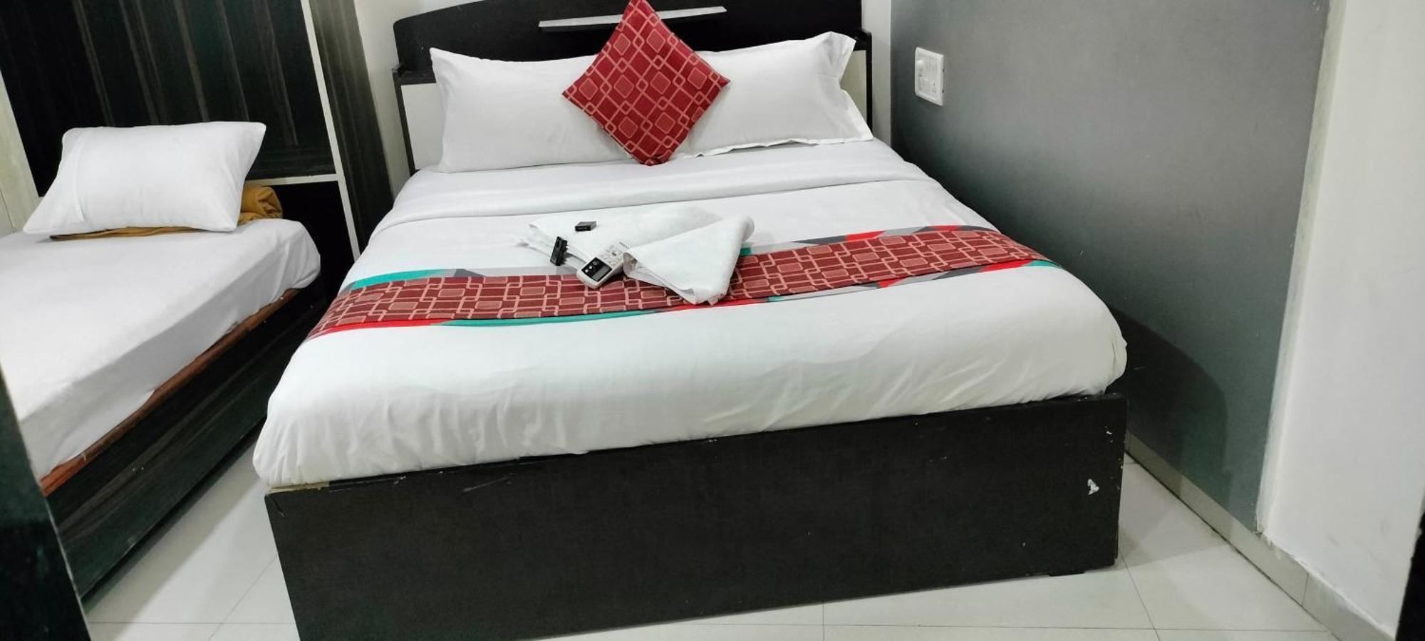 Hotel Maha Residency