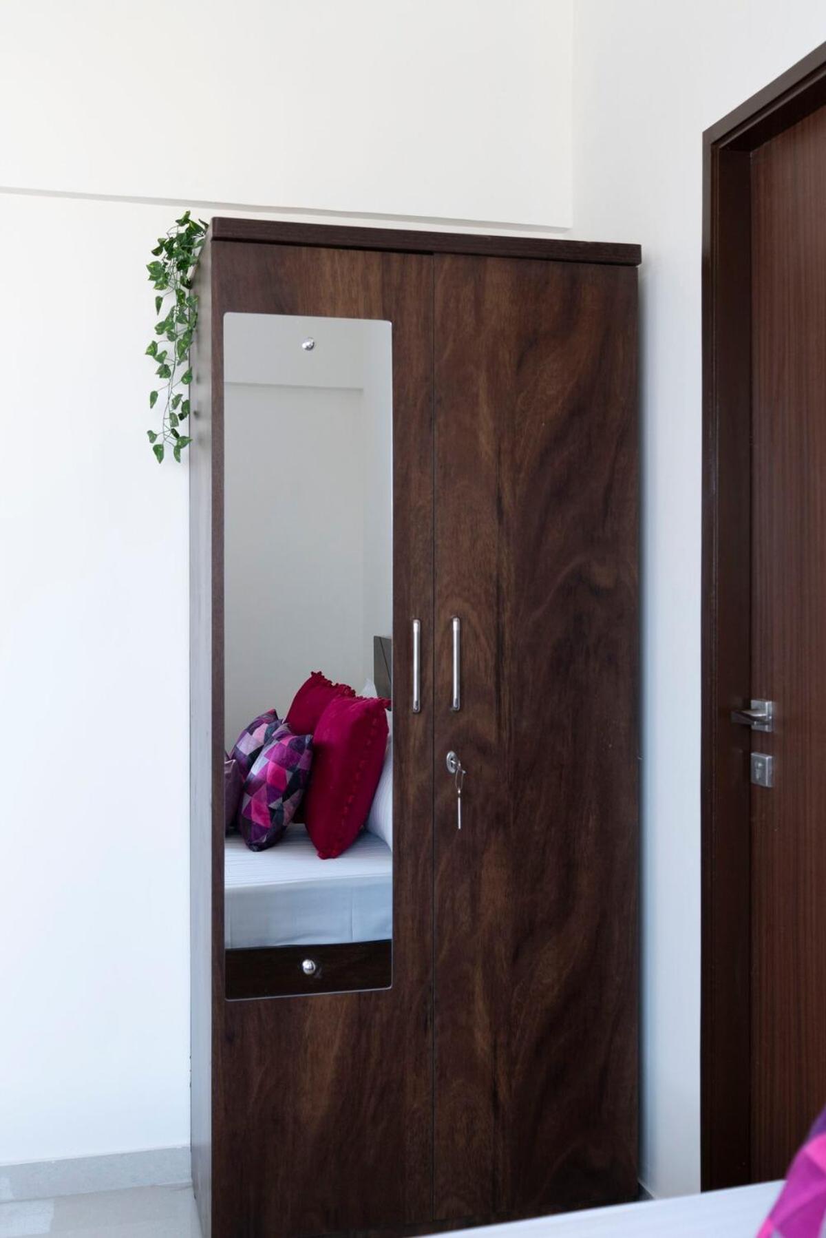 Apartment Skyline View 2bhk Near Oberoi Mall & Nesco *