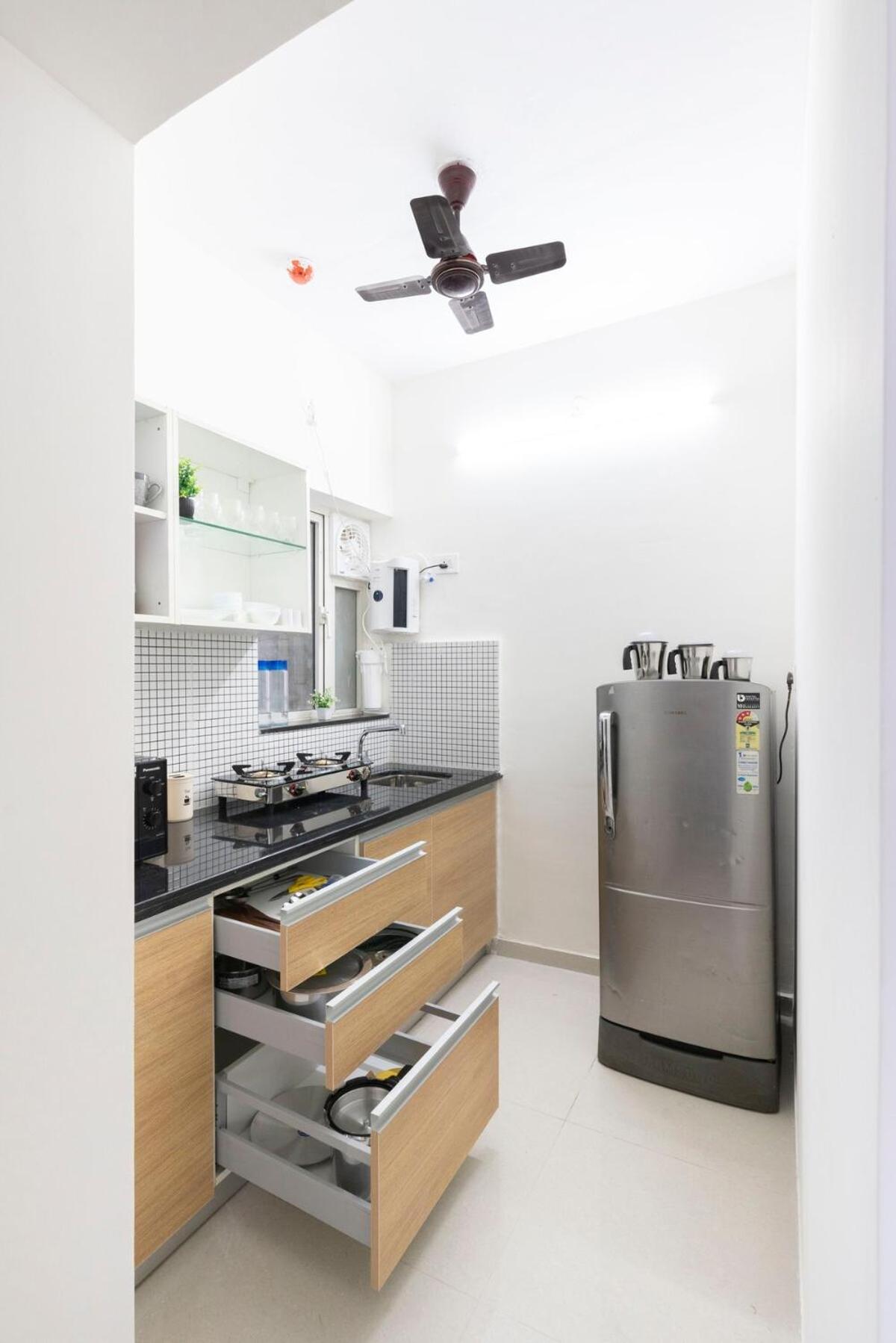 Apartment Skyline View 2bhk Near Oberoi Mall & Nesco Mumbai