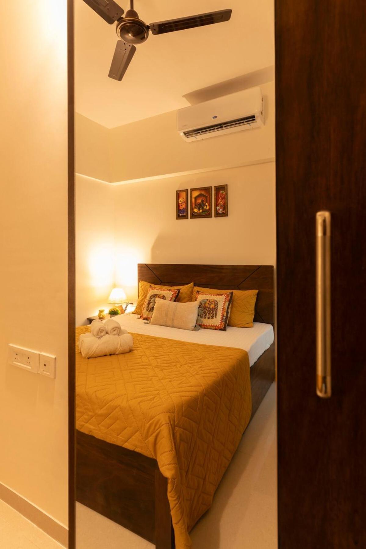 Skyline View 2bhk Near Oberoi Mall & Nesco *