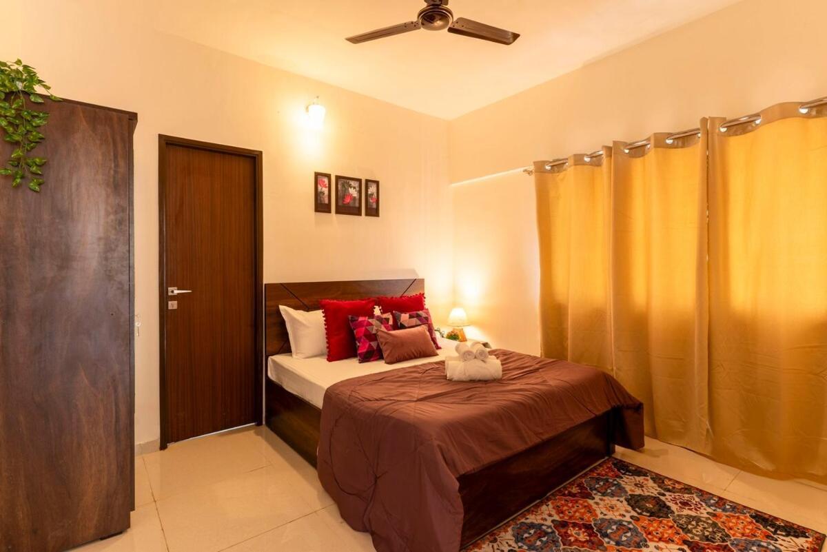 Skyline View 2bhk Near Oberoi Mall & Nesco * Mumbai