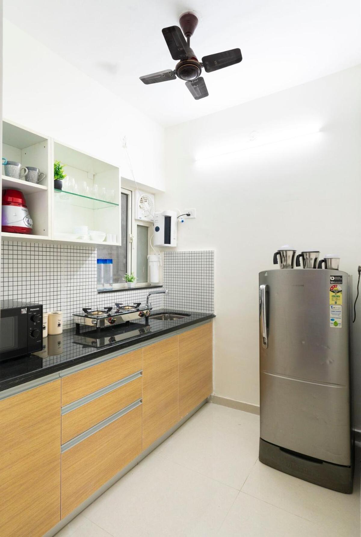Skyline View 2bhk Near Oberoi Mall & Nesco * Mumbai