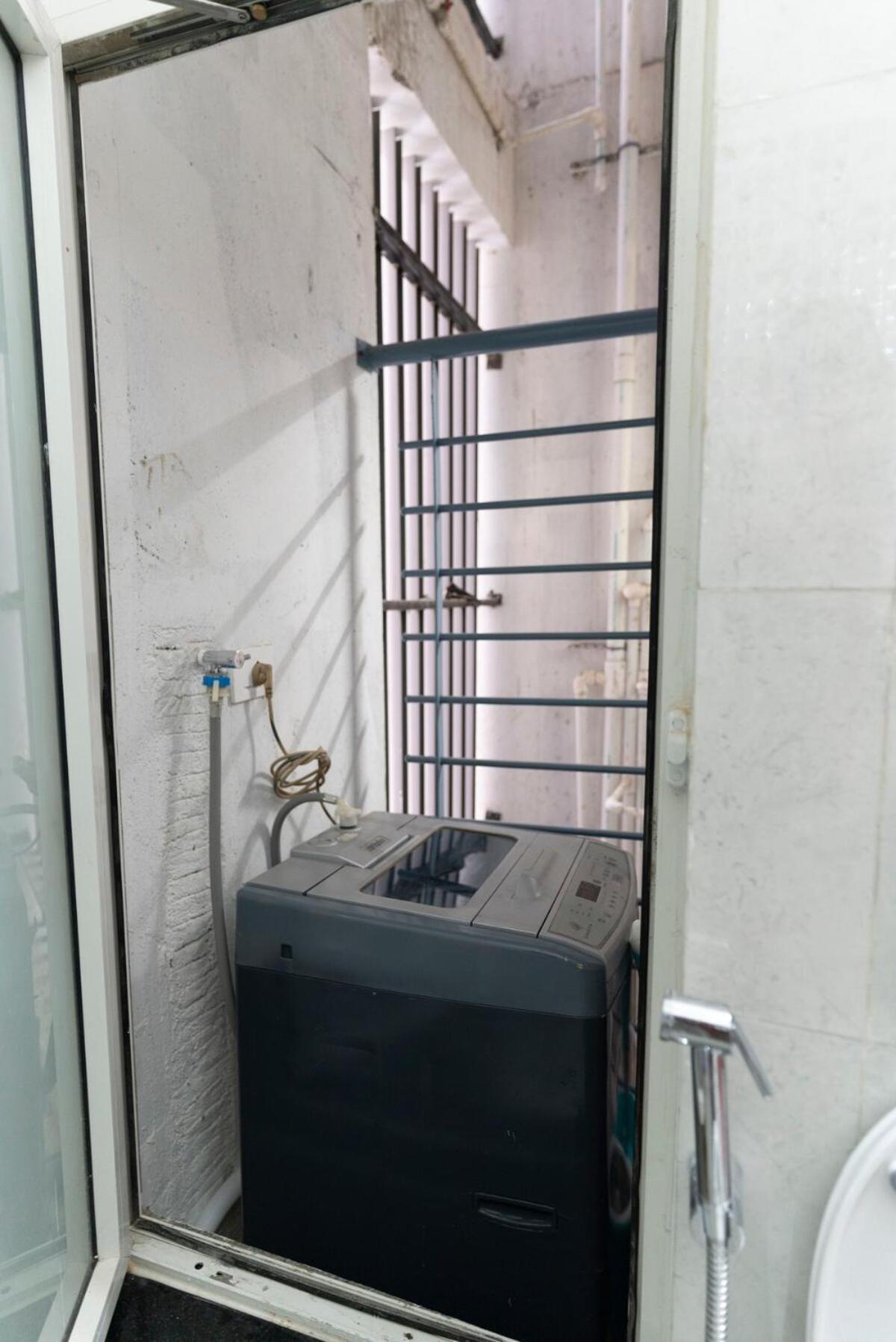 Skyline View 2bhk Near Oberoi Mall & Nesco