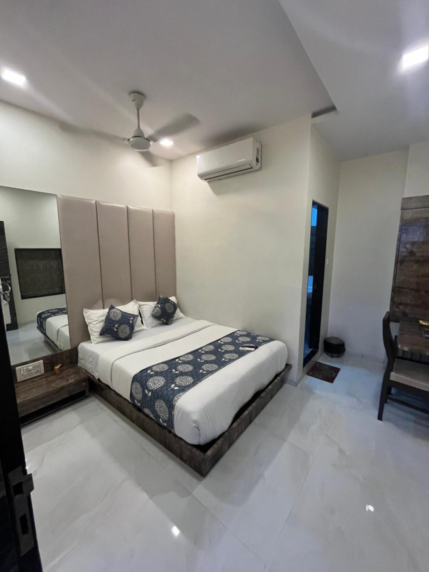 Inn New Shahi Palace T-2 Mumbai