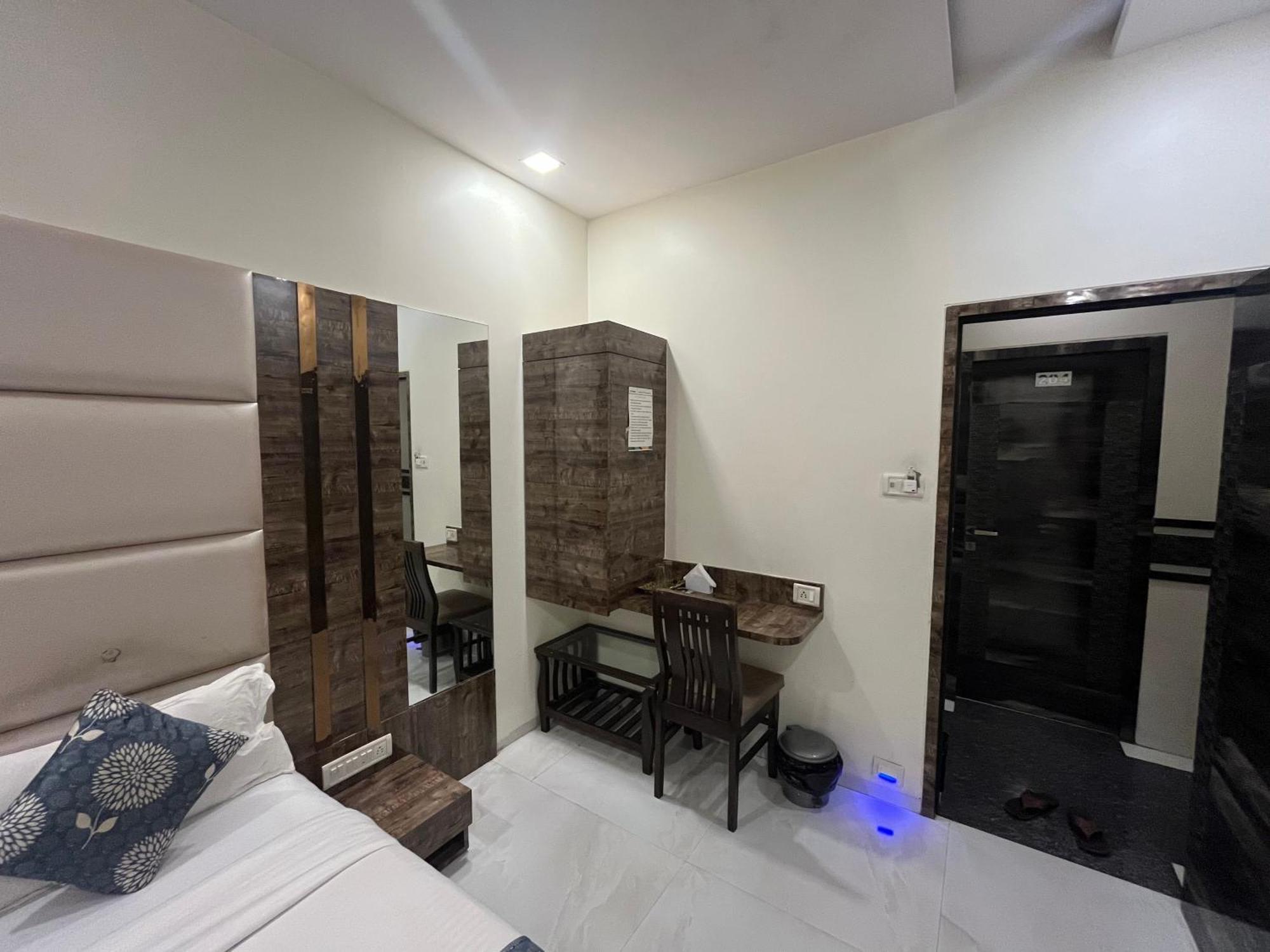 New Shahi Palace T-2 Inn Mumbai
