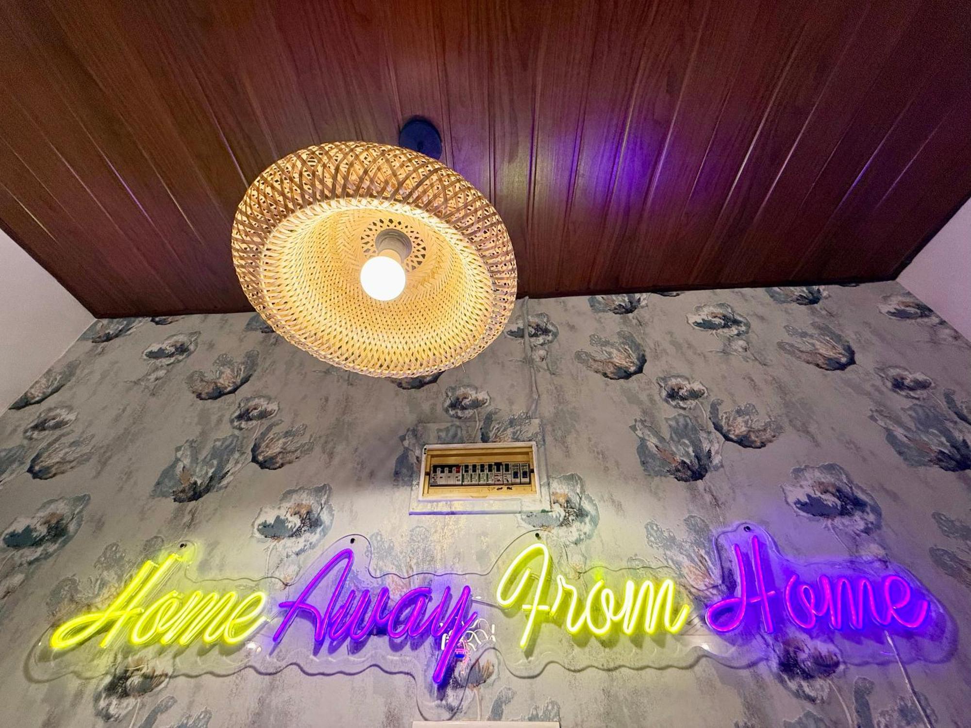 Yepplo Service - Mumbai- Private Kitchen & Daily Housekeeping Service Apartment *