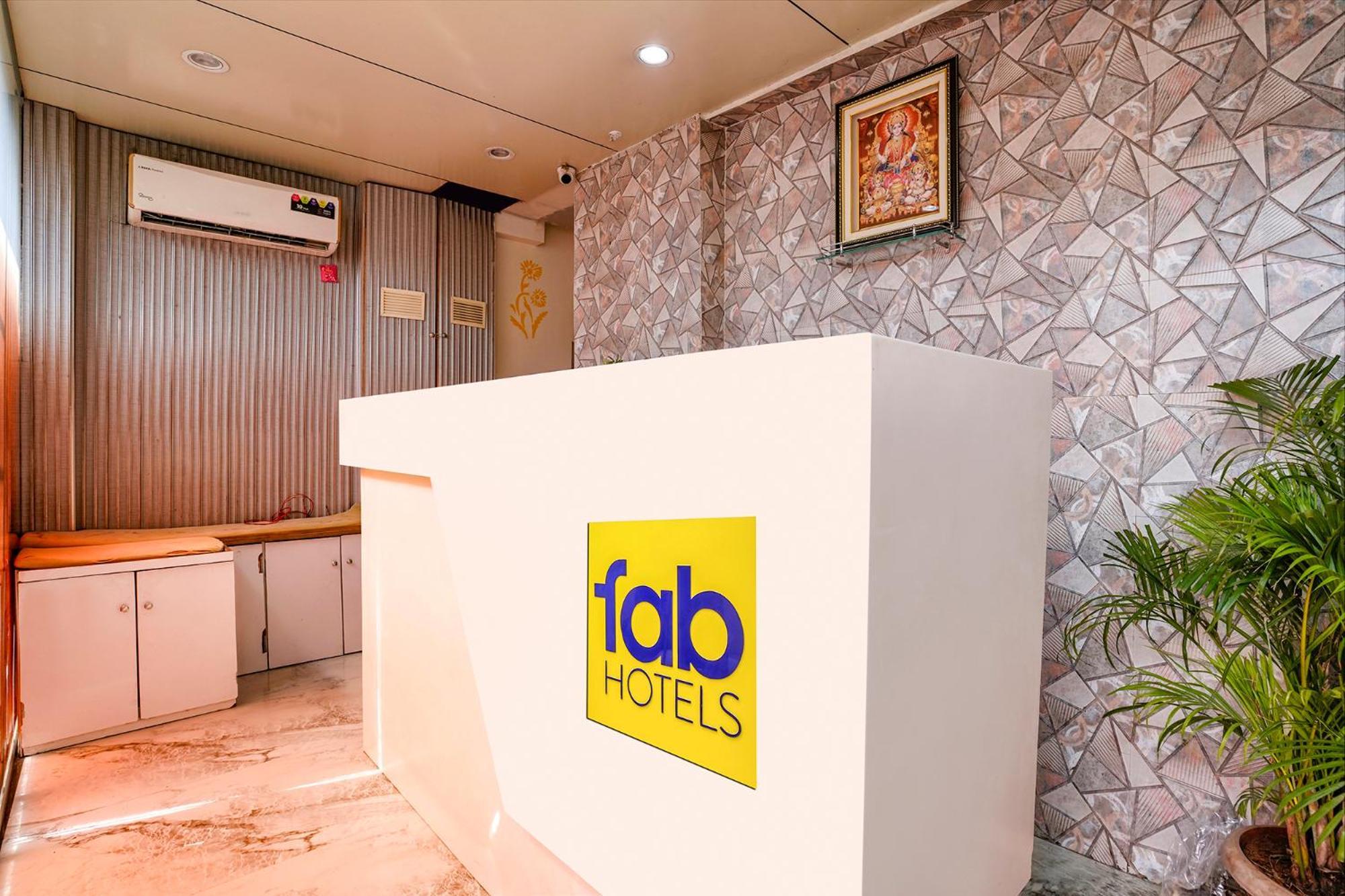 Fabhotel Priceless Nr Kokilaben Hospital