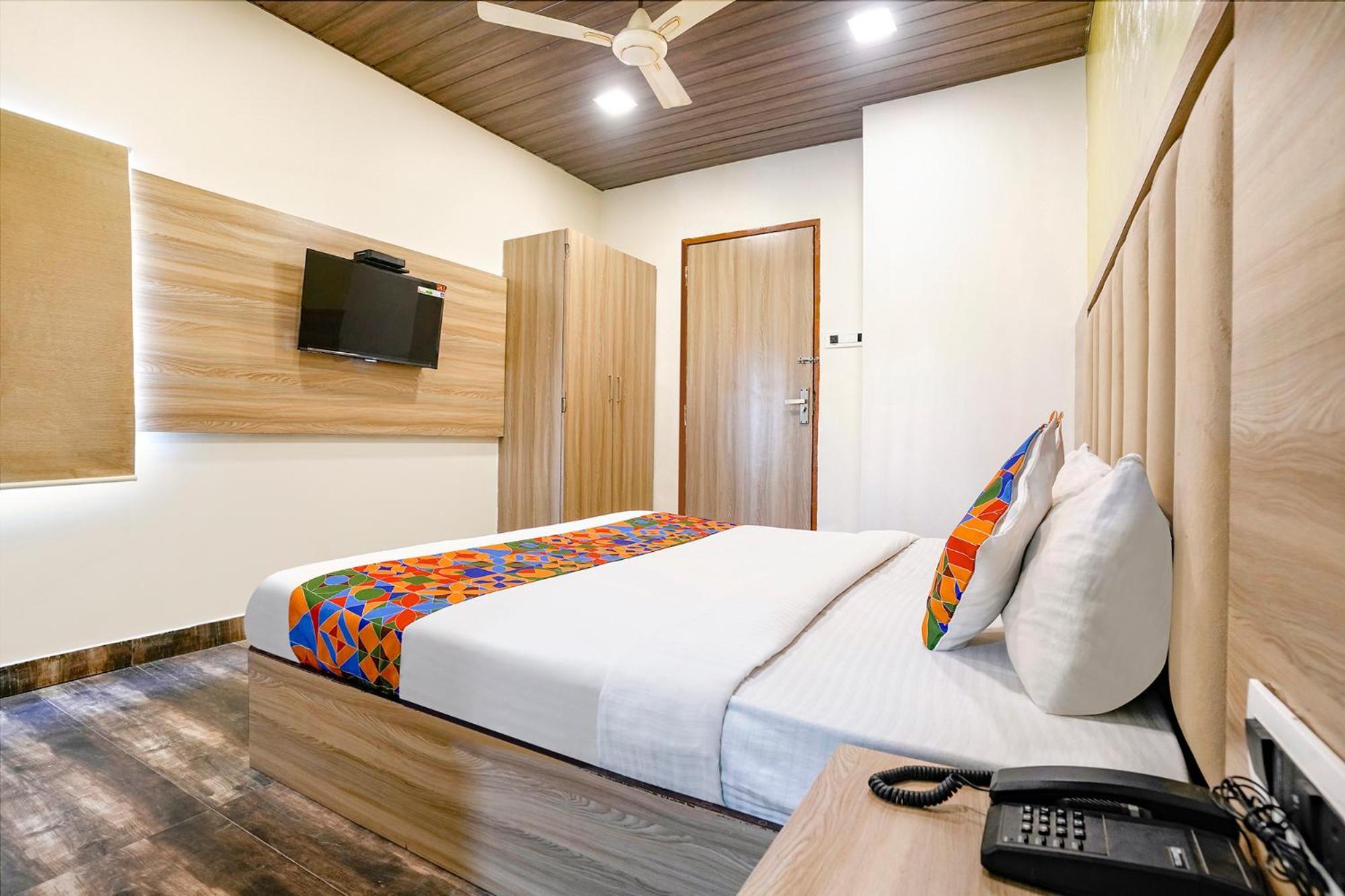 Hotel Fabhotel Priceless Nr Kokilaben Hospital 3*