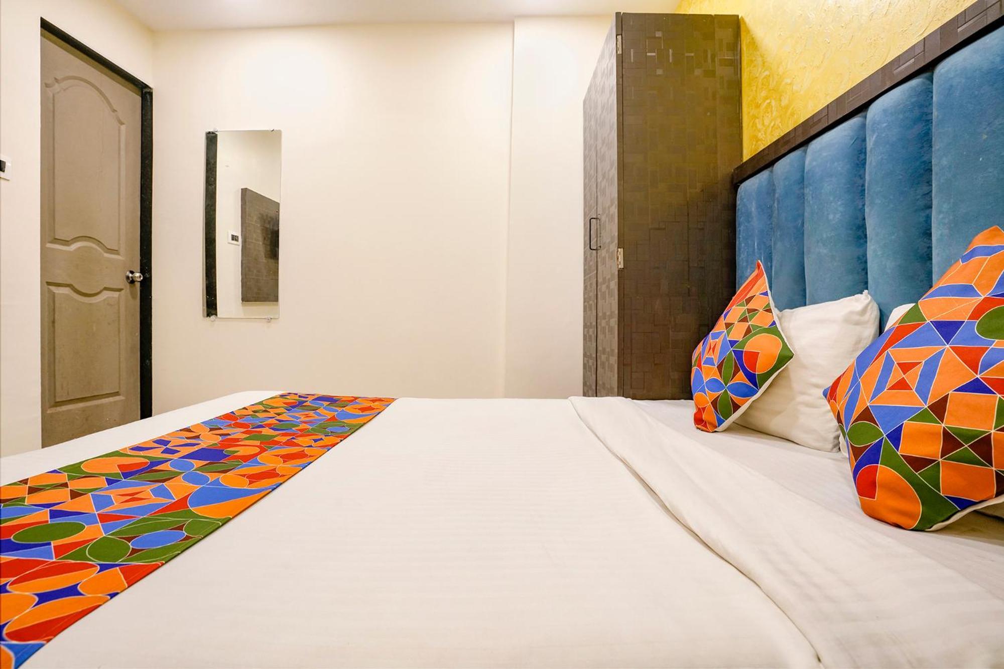 Fabhotel Priceless Nr Kokilaben Hospital