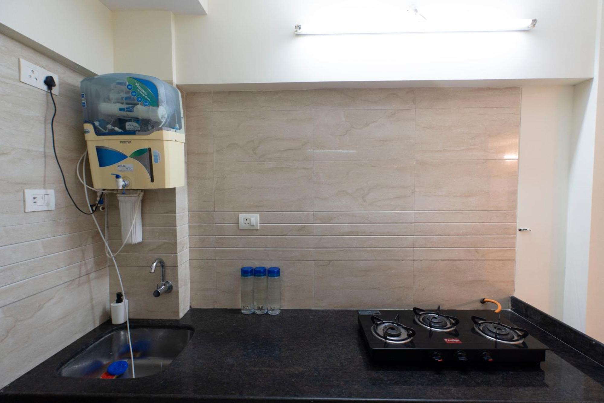 Spacious, Stylish, Upper Floor 3bhk Near Bkc Apartment *