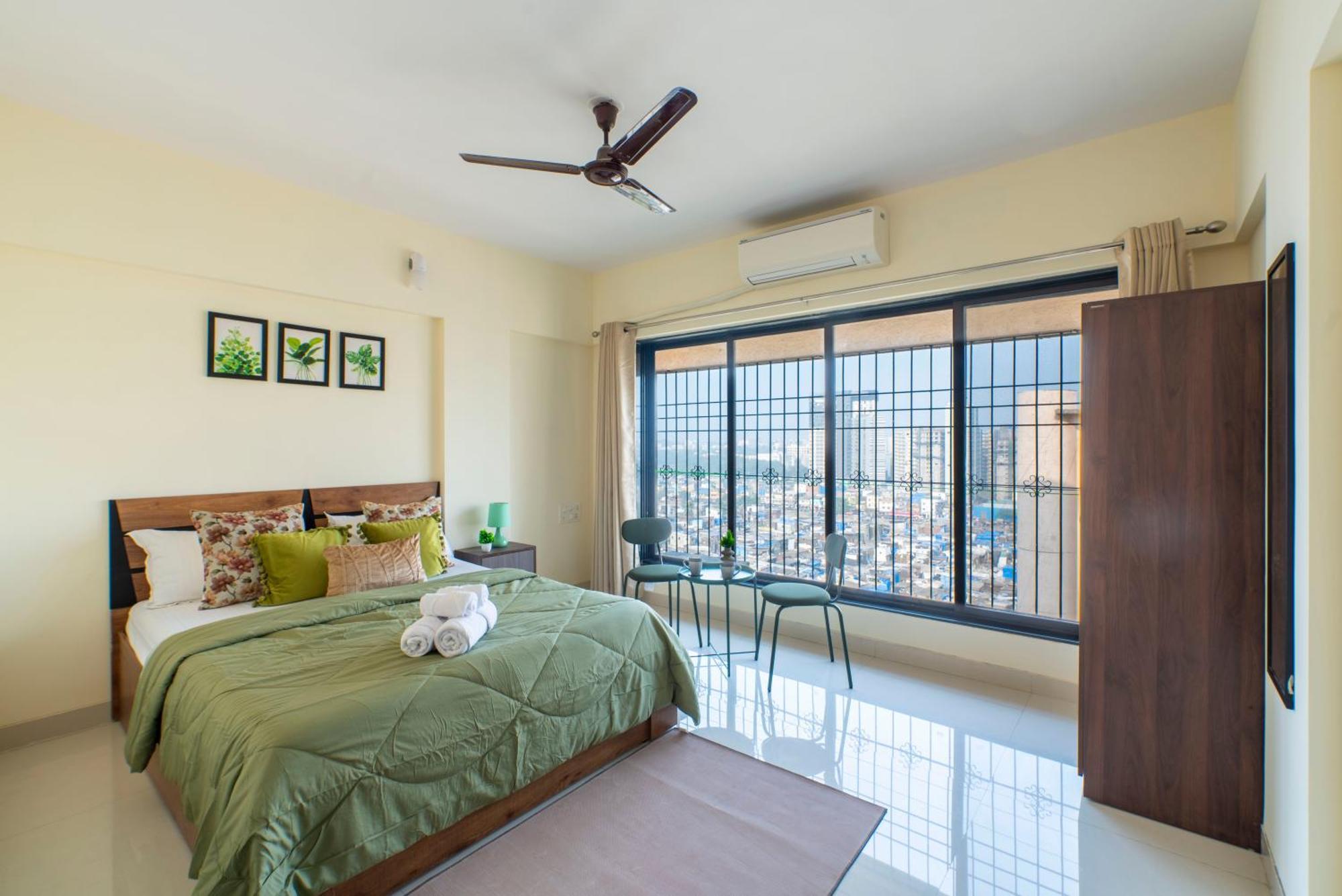 Apartment Spacious, Stylish, Upper Floor 3bhk Near Bkc Mumbai