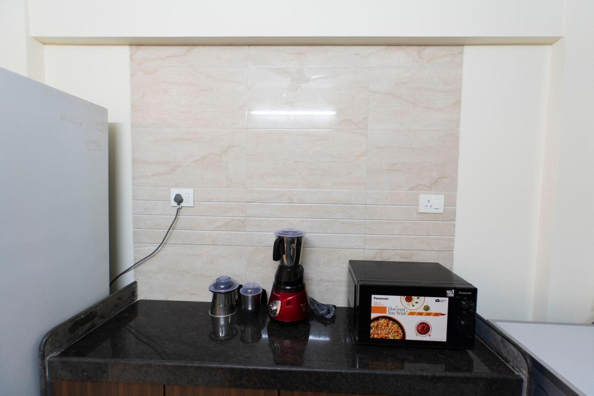 Spacious, Stylish, Upper Floor 3bhk Near Bkc Apartment *