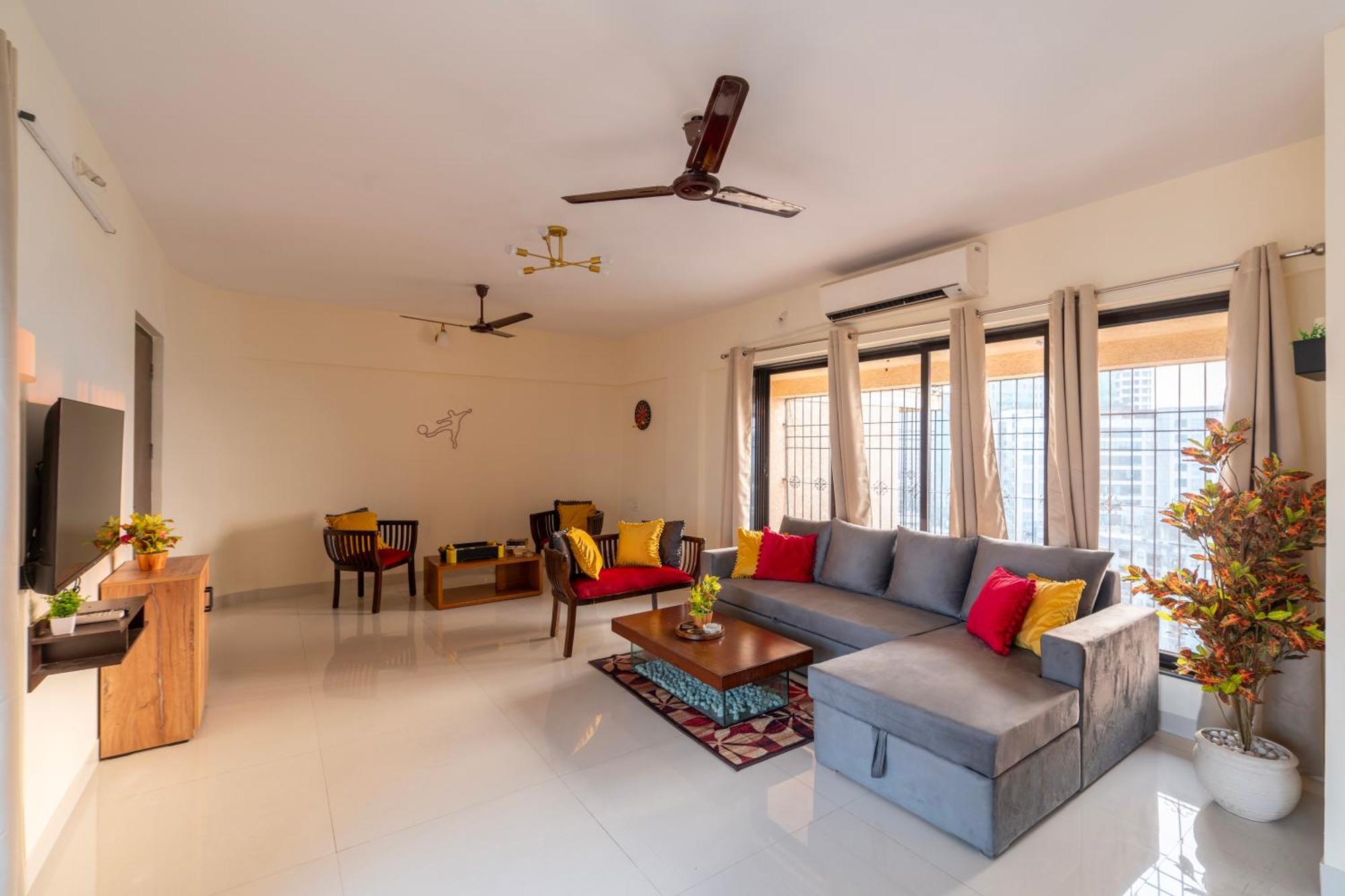 Spacious, Stylish, Upper Floor 3bhk Near Bkc Apartment *