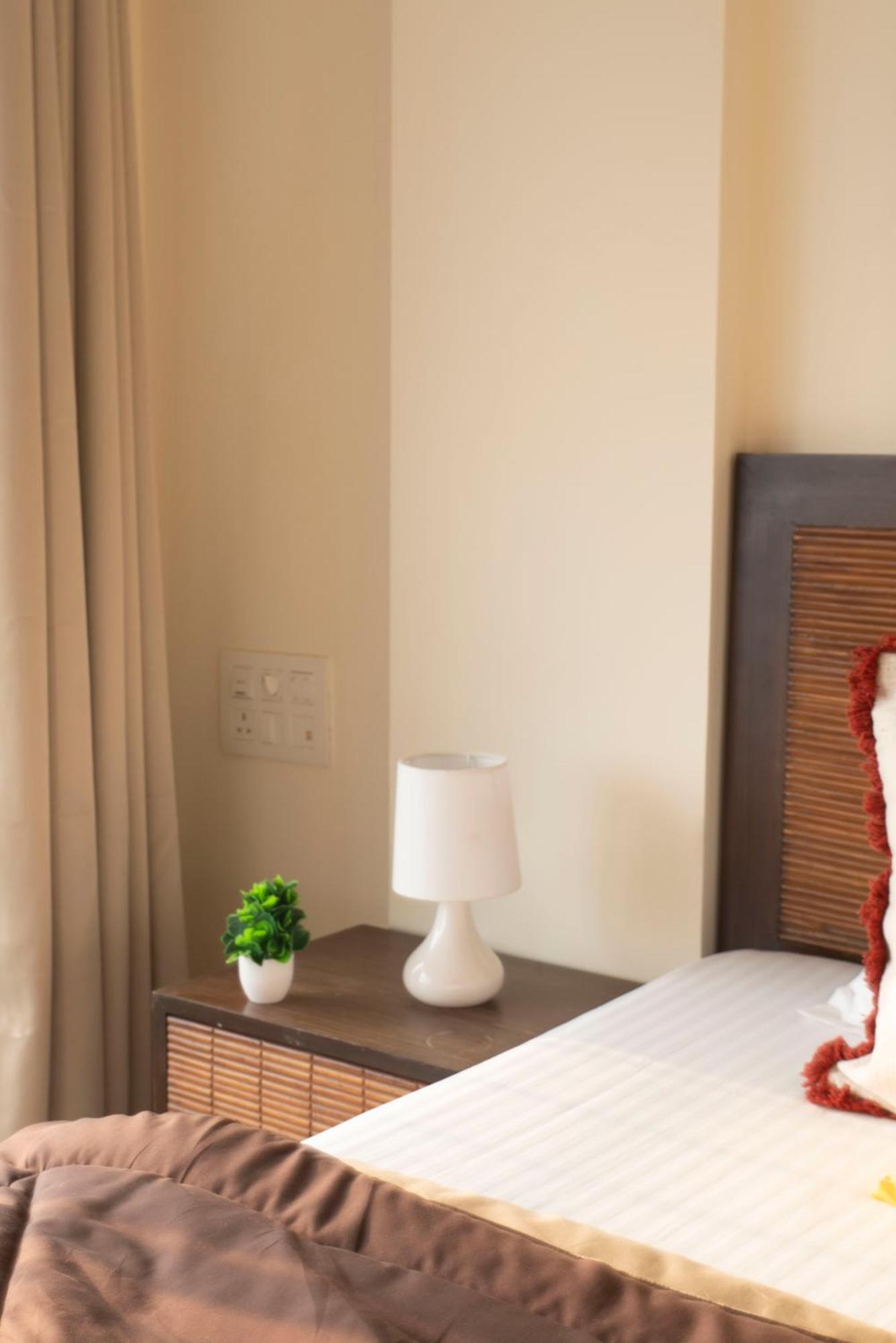 Apartment Spacious, Stylish, Upper Floor 3bhk Near Bkc *