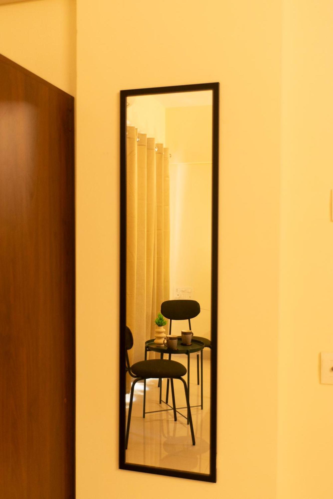 Apartment Spacious, Stylish, Upper Floor 3bhk Near Bkc Mumbai