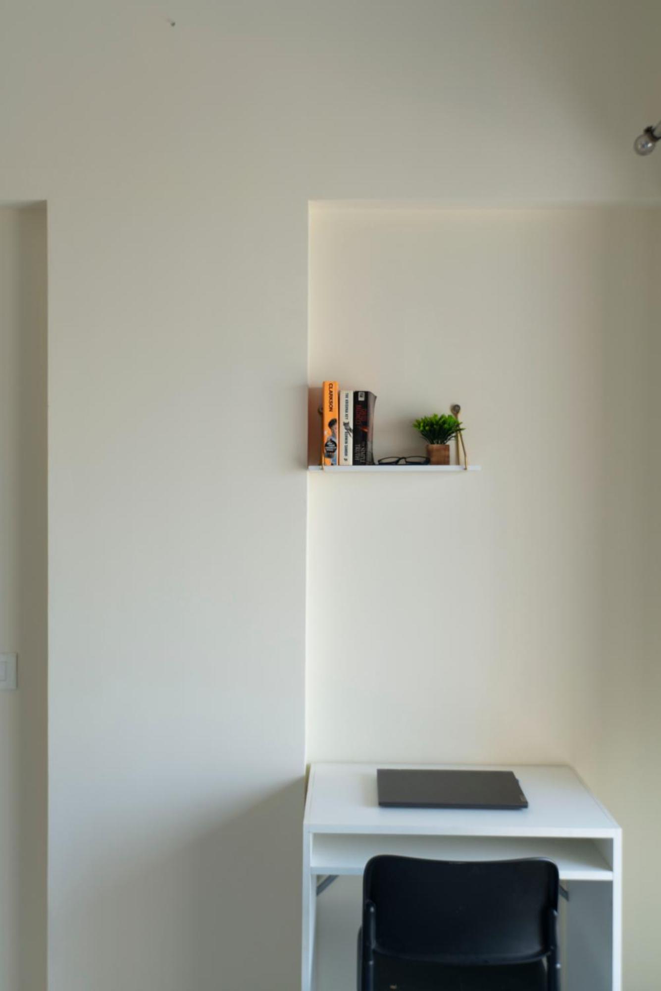 Spacious, Stylish, Upper Floor 3bhk Near Bkc Apartment *