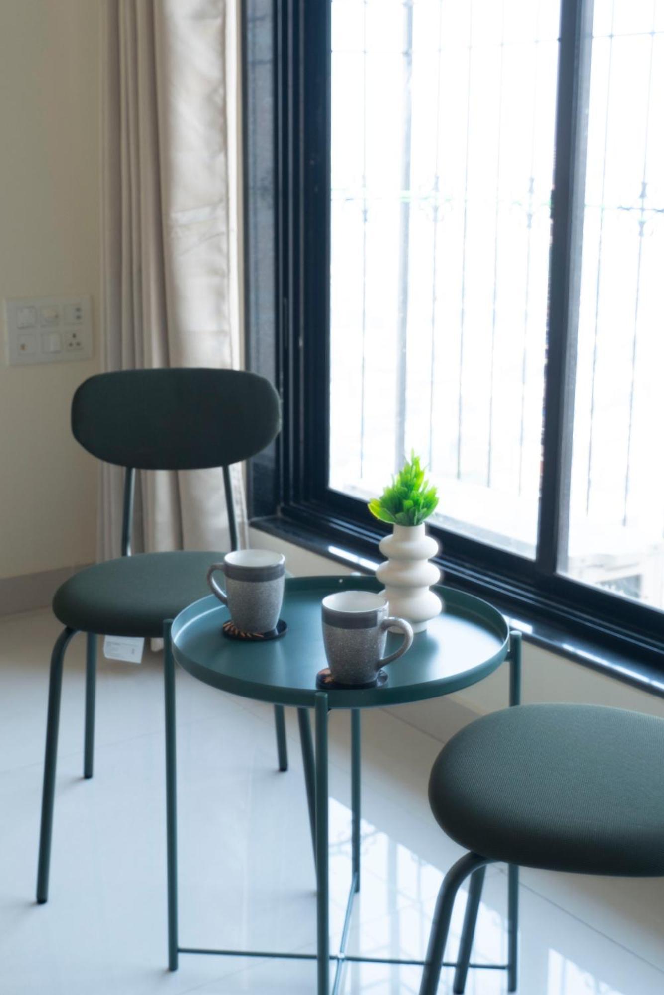 Apartment Spacious, Stylish, Upper Floor 3bhk Near Bkc Mumbai