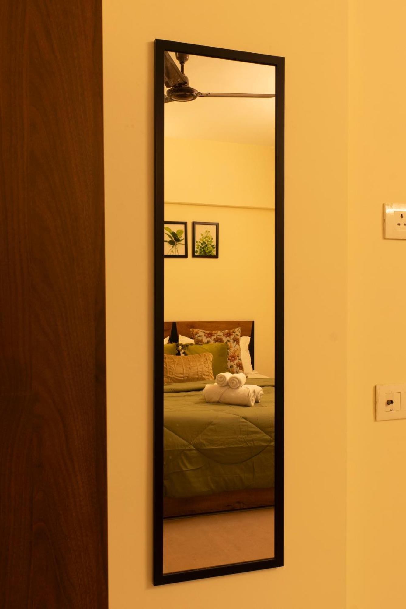 Spacious, Stylish, Upper Floor 3bhk Near Bkc