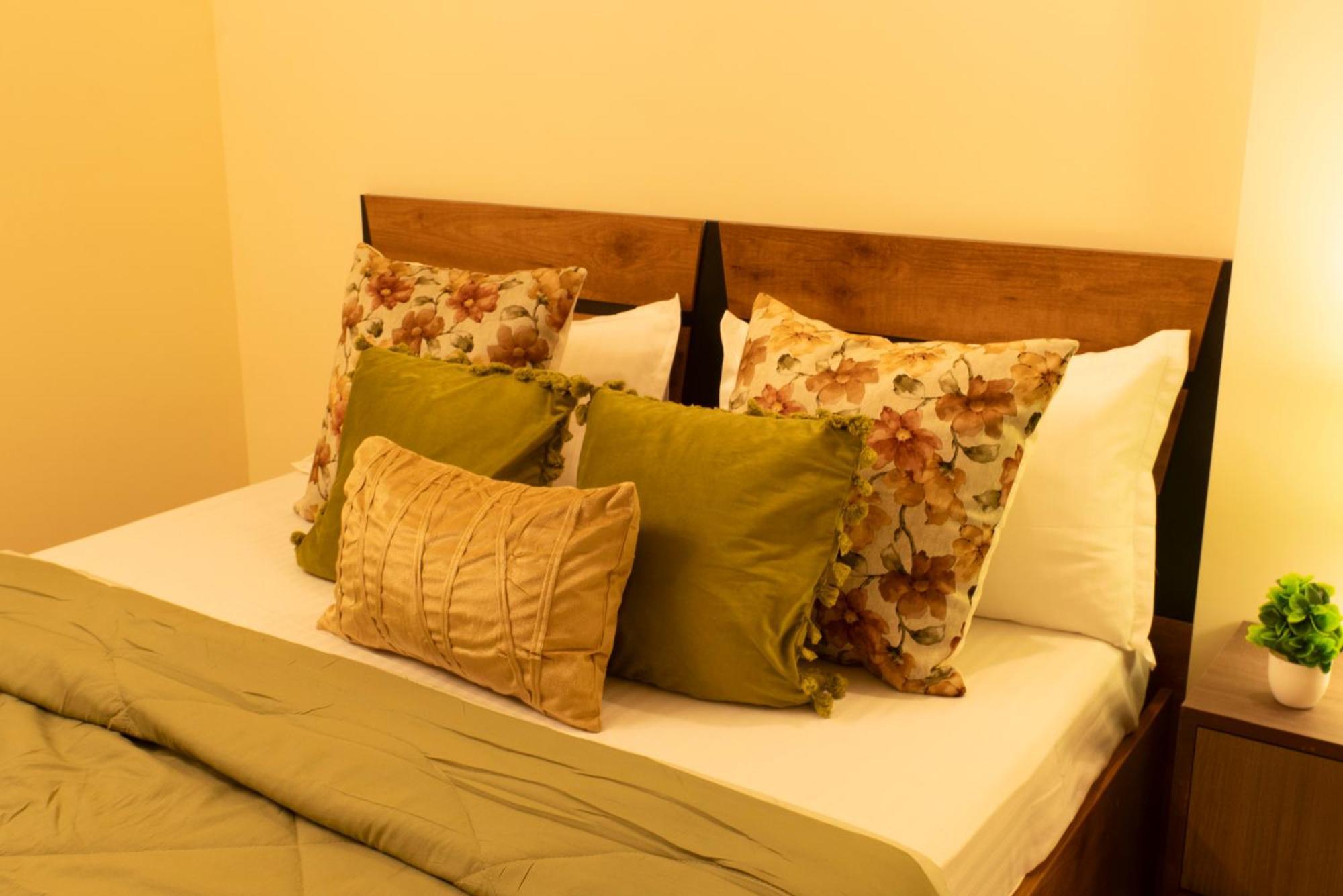Spacious, Stylish, Upper Floor 3bhk Near Bkc *