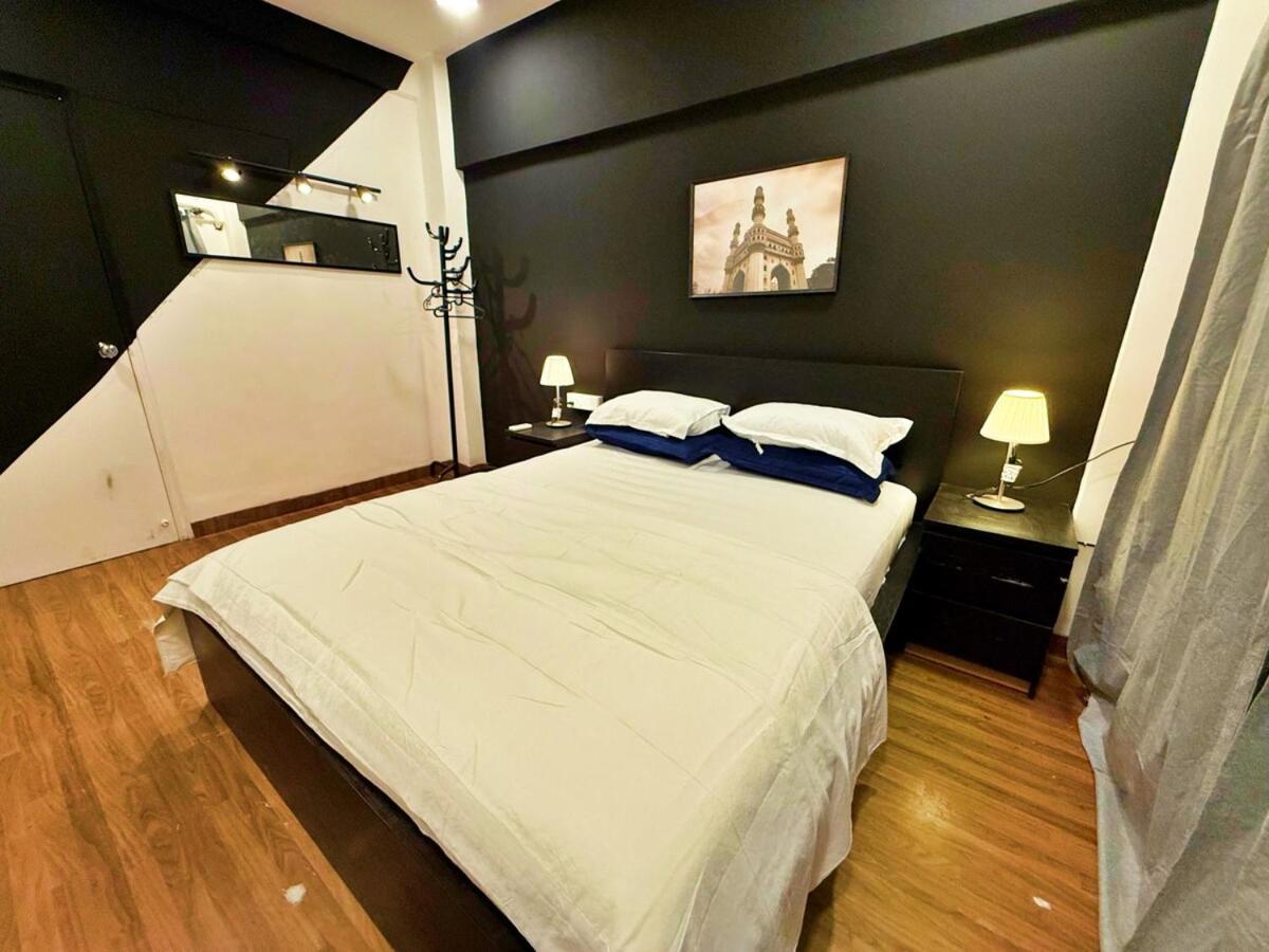 Elite 2 - Premium 2bhk - Lokhandwala Andheri Apartment *