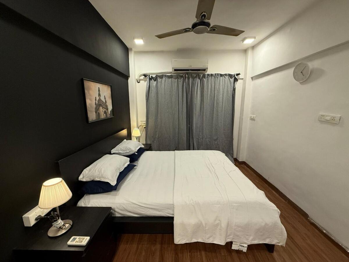 Elite 2 - Premium 2bhk - Lokhandwala Andheri Apartment
