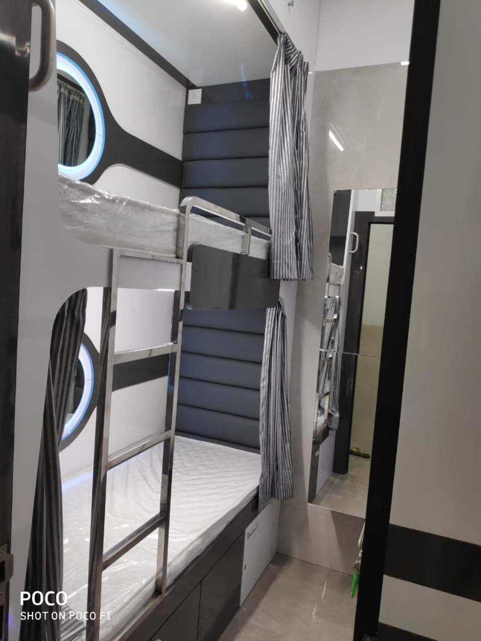 Capsule hotel Ocean T-2 Mumbai