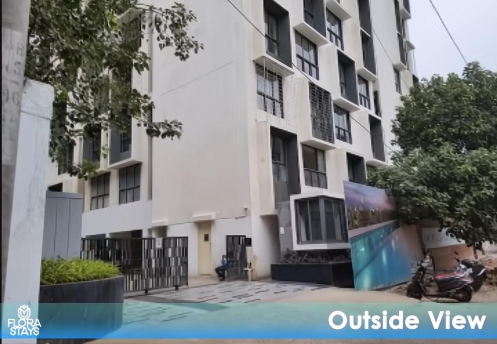 2bhk Service In Bkc By Florastays Apartment