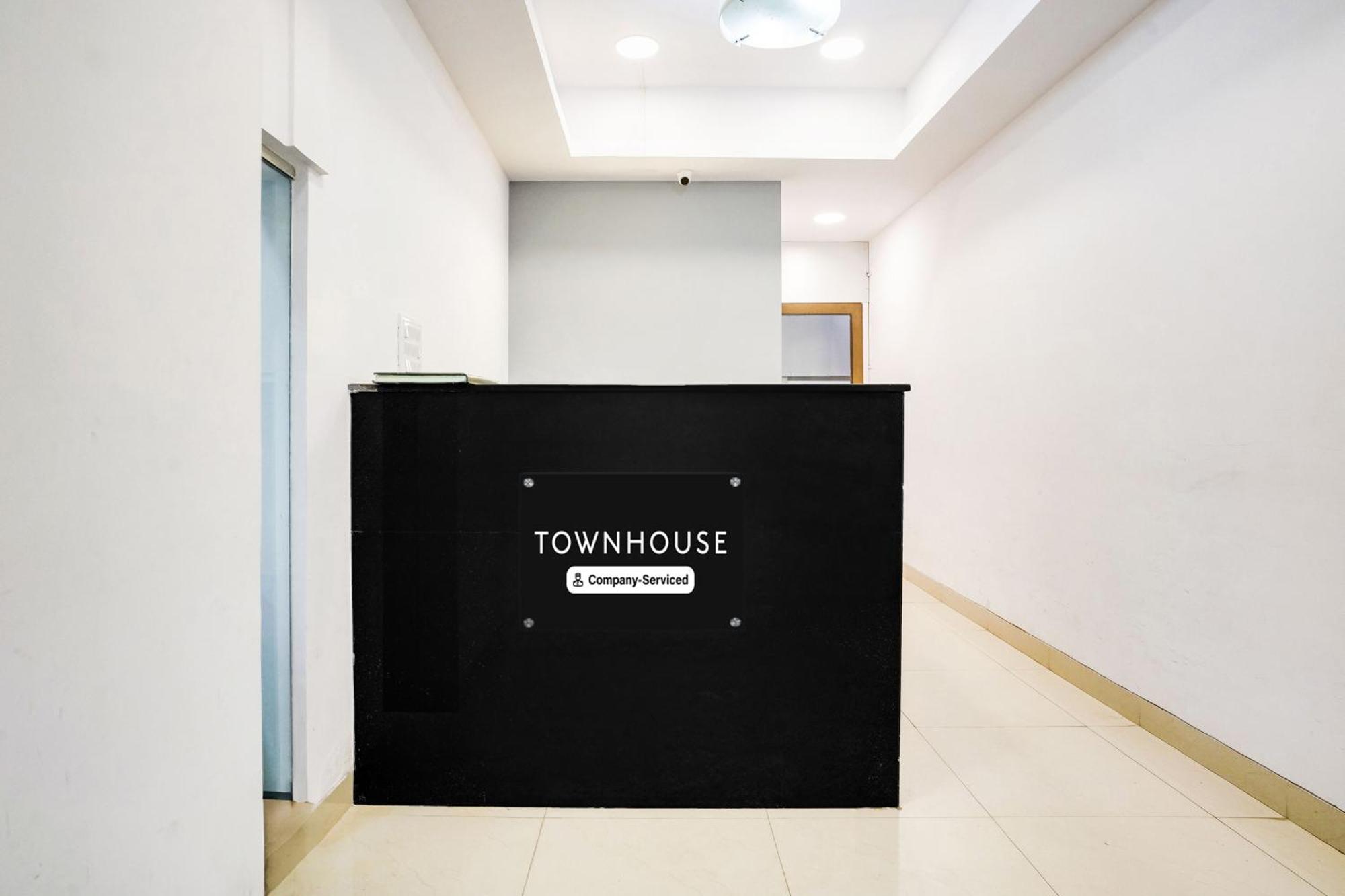 Super Townhouse Marol Near Airport 4*