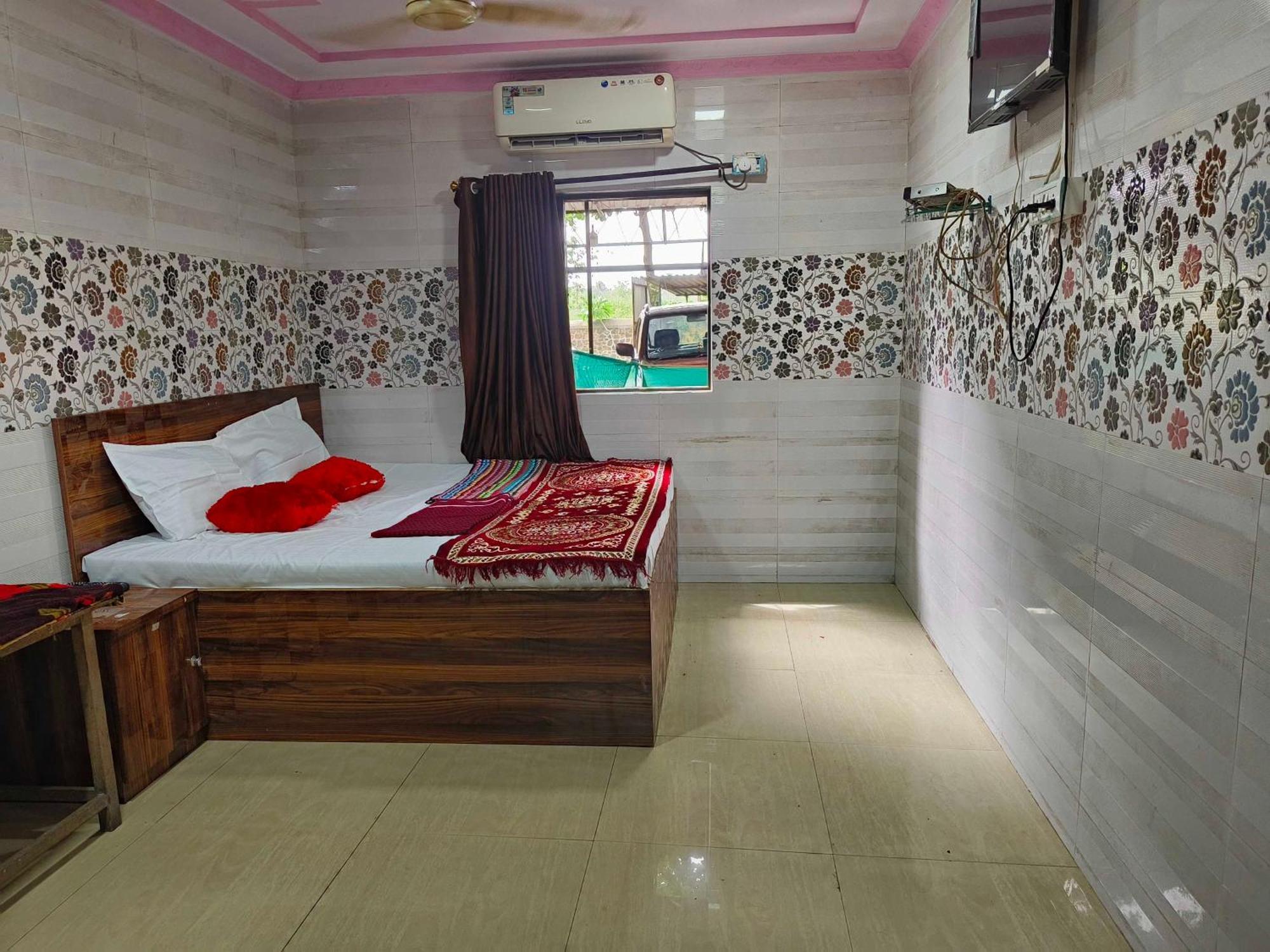 Hotel O Sai Palace Mumbai